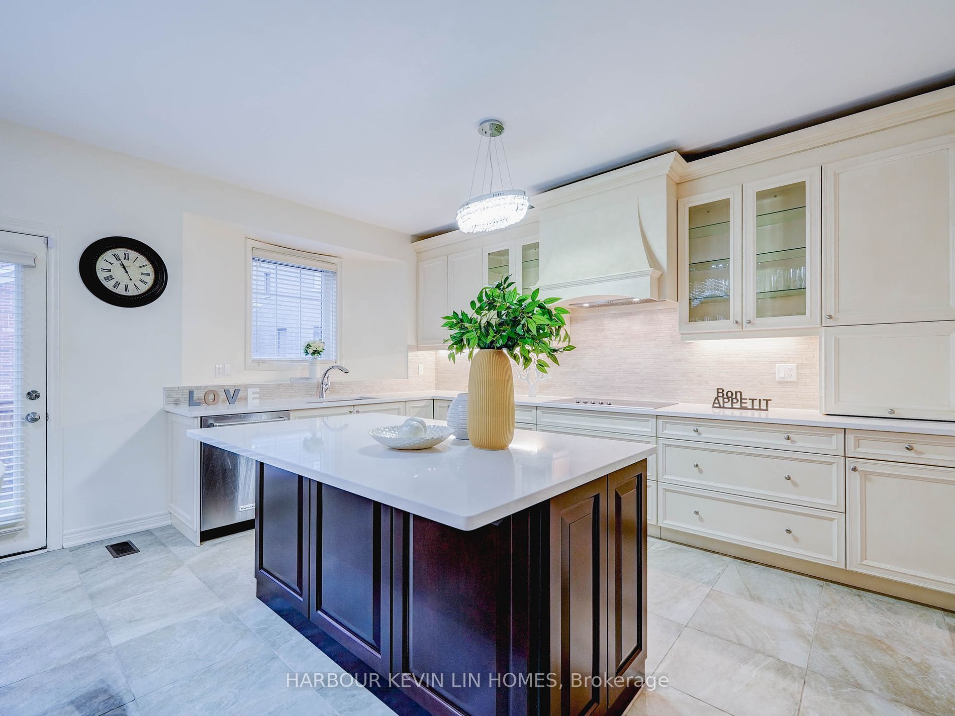 98 Fitzmaurice Dr