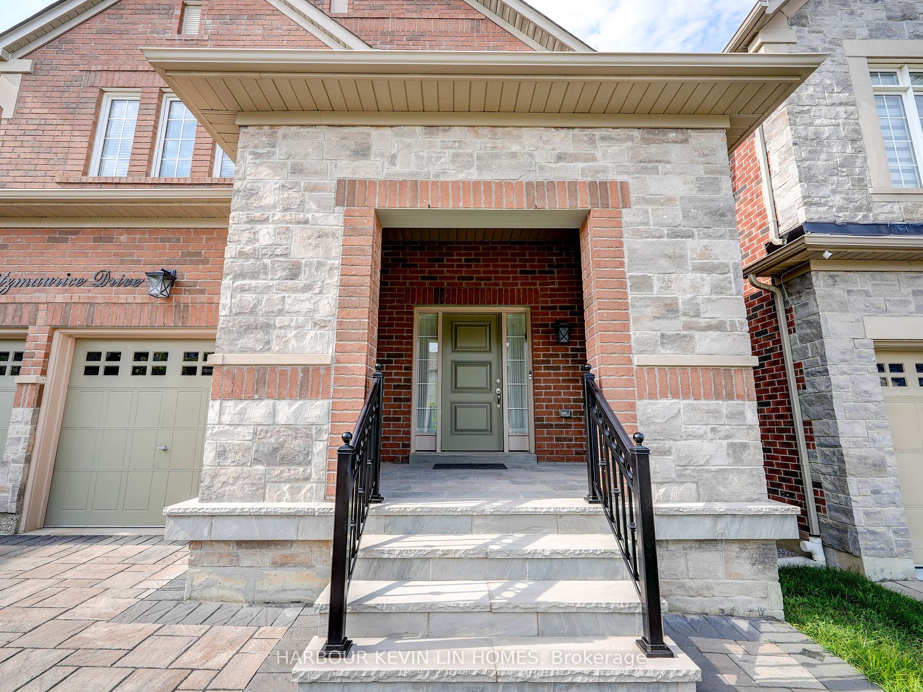 98 Fitzmaurice Dr