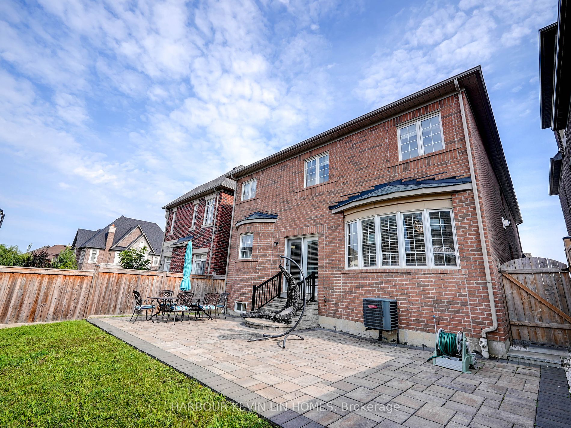 98 Fitzmaurice Dr