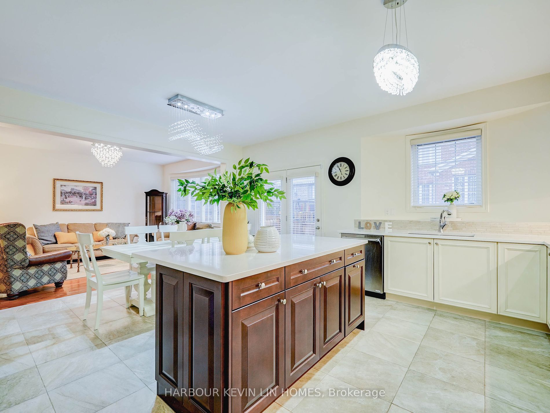 98 Fitzmaurice Dr