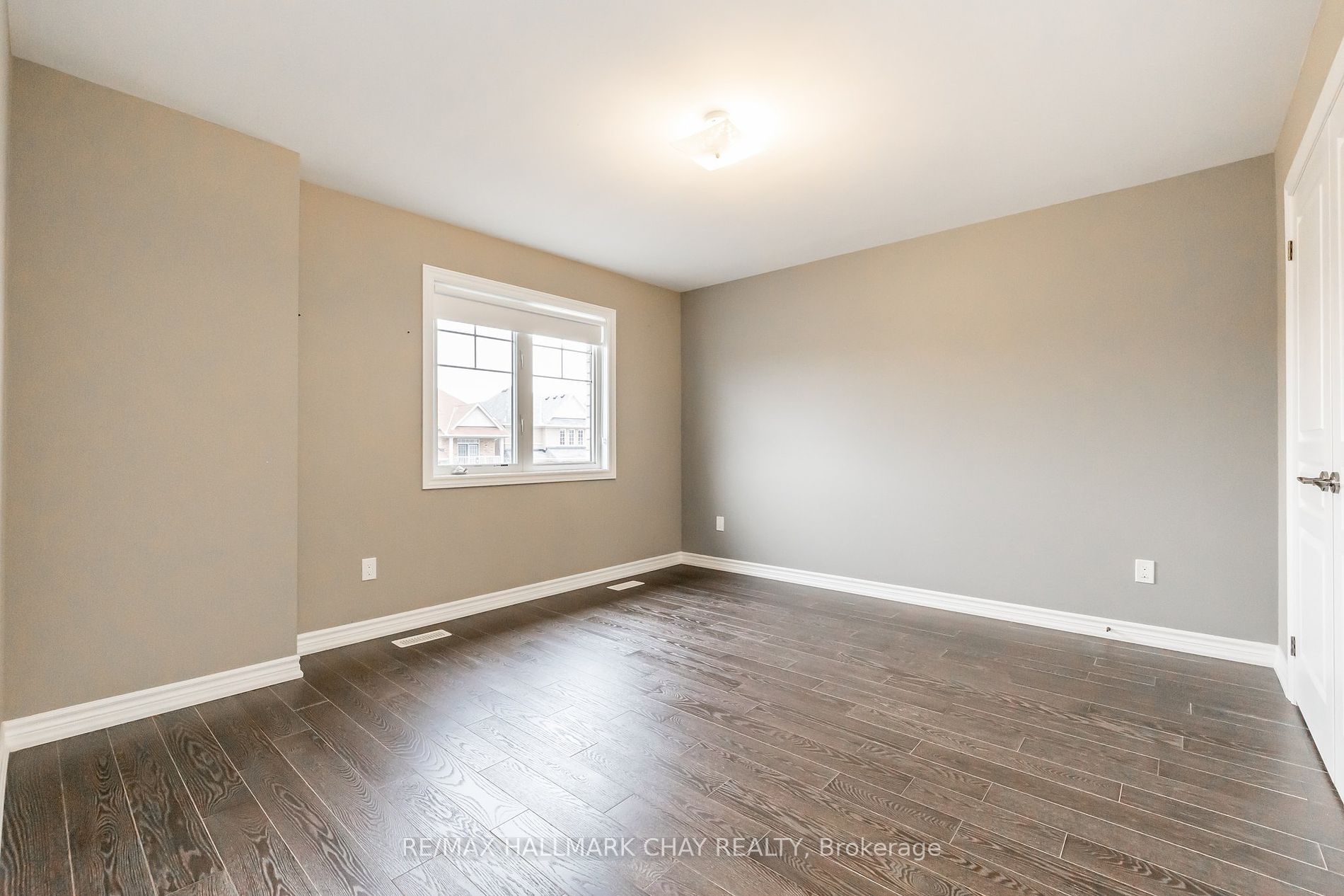 48 Hawke Crescent