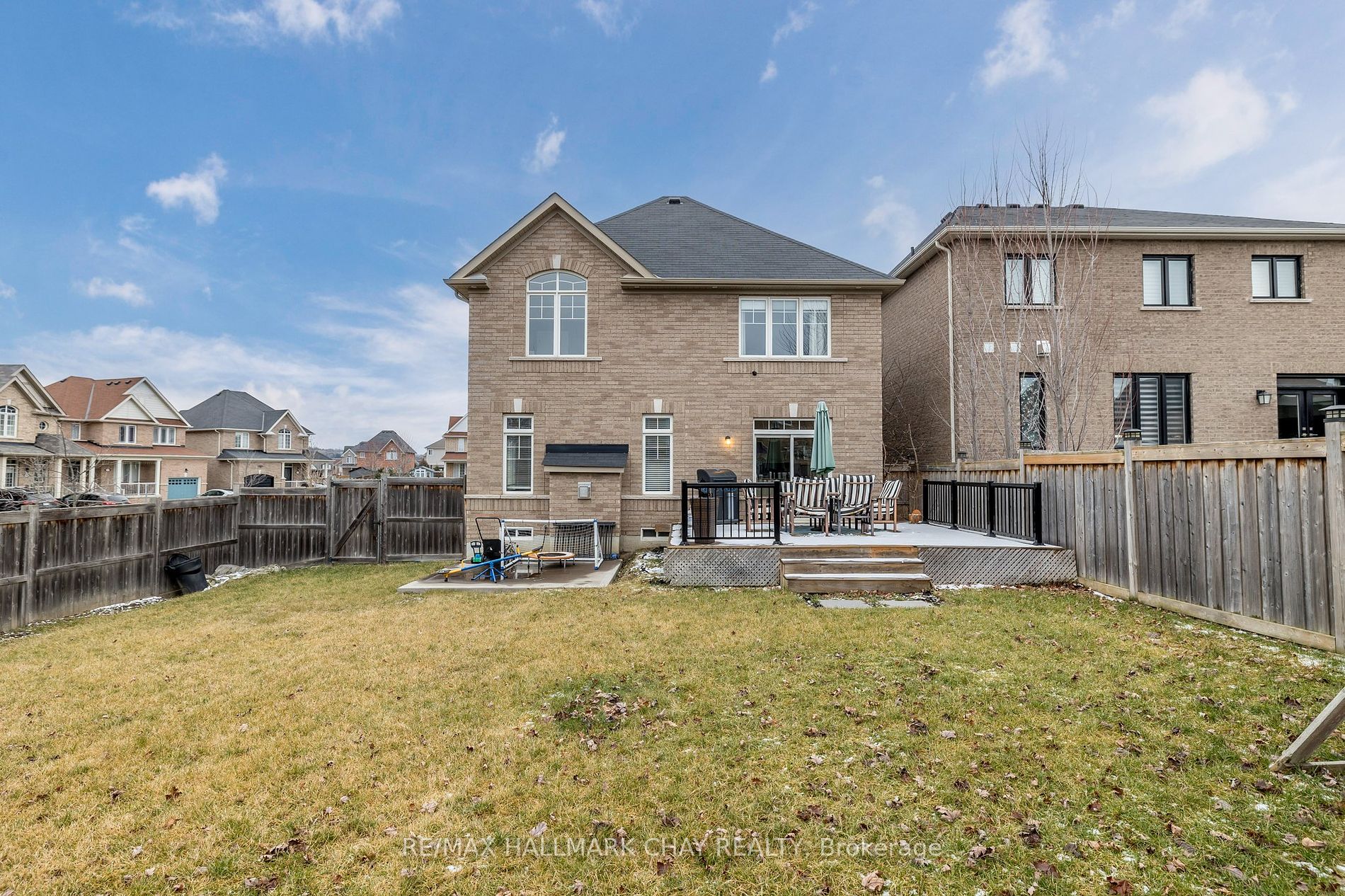 48 Hawke Crescent