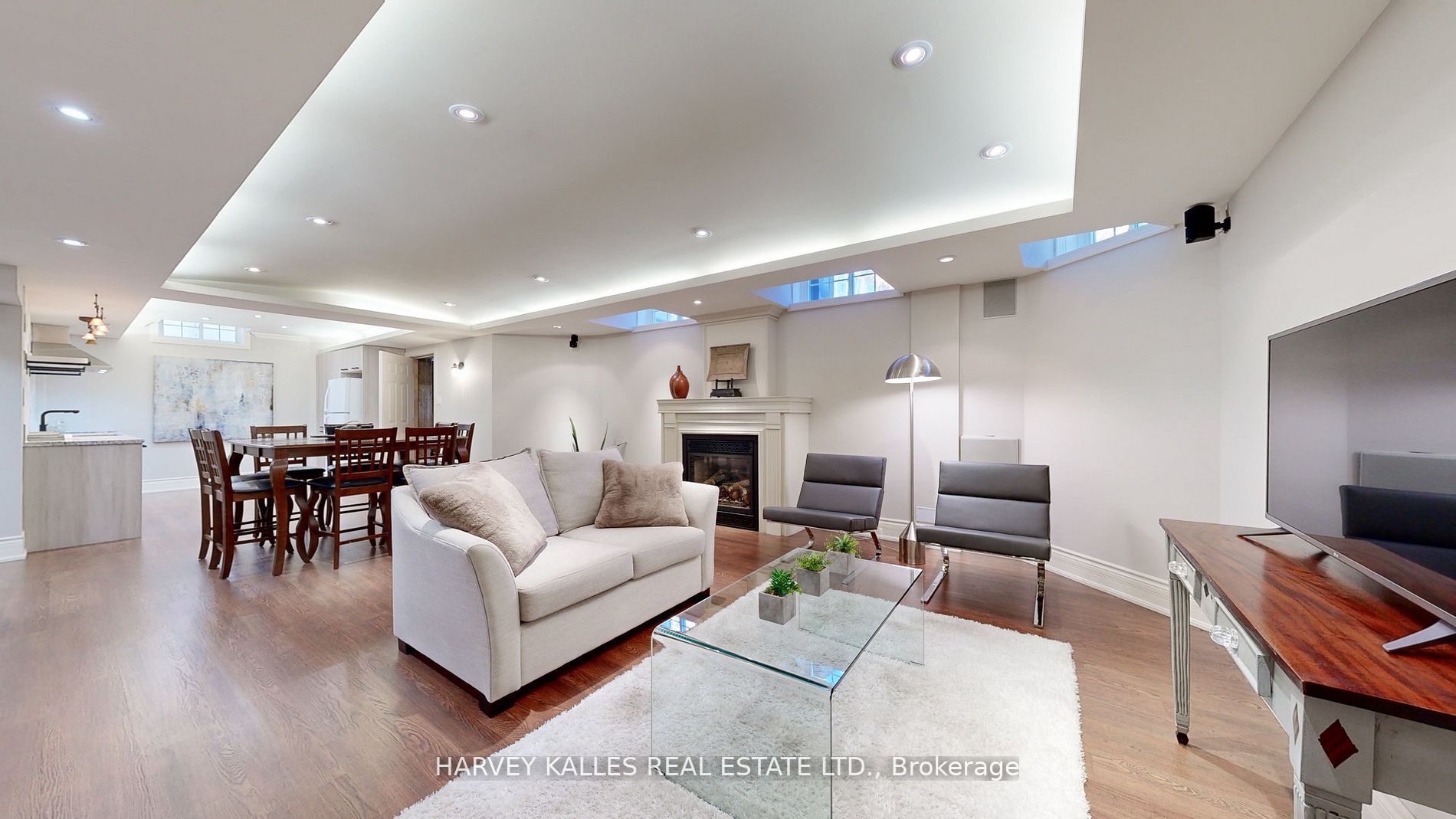 82 English Daisy Crt