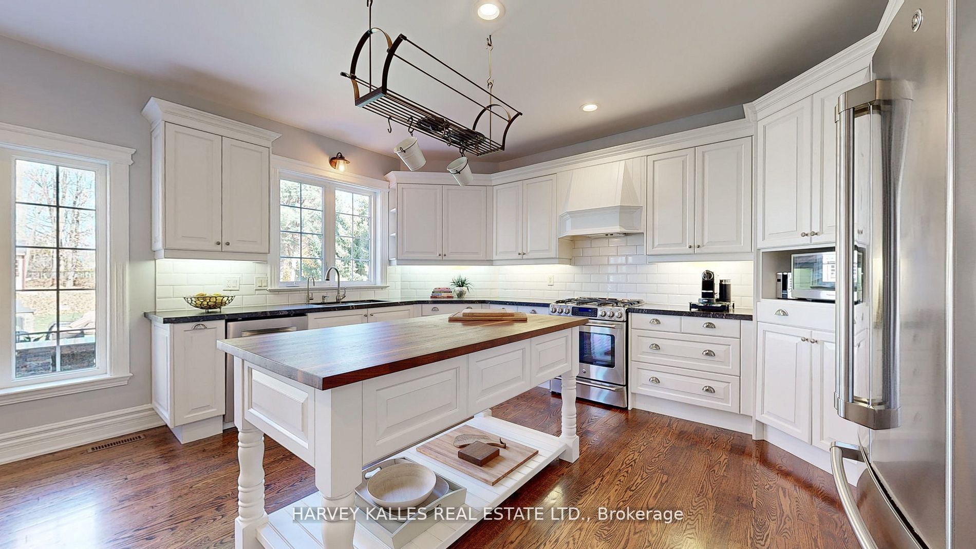 82 English Daisy Crt