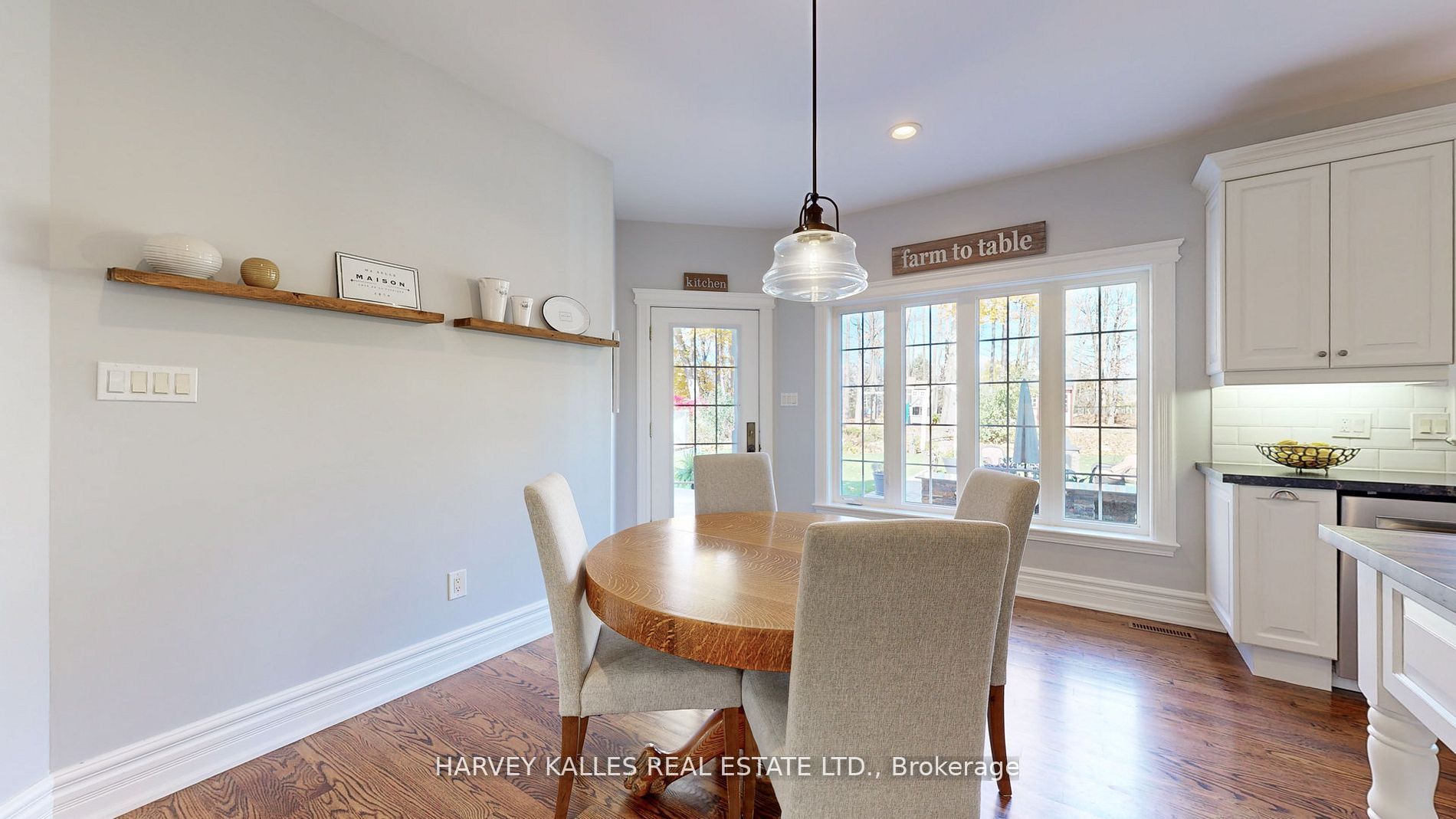 82 English Daisy Crt