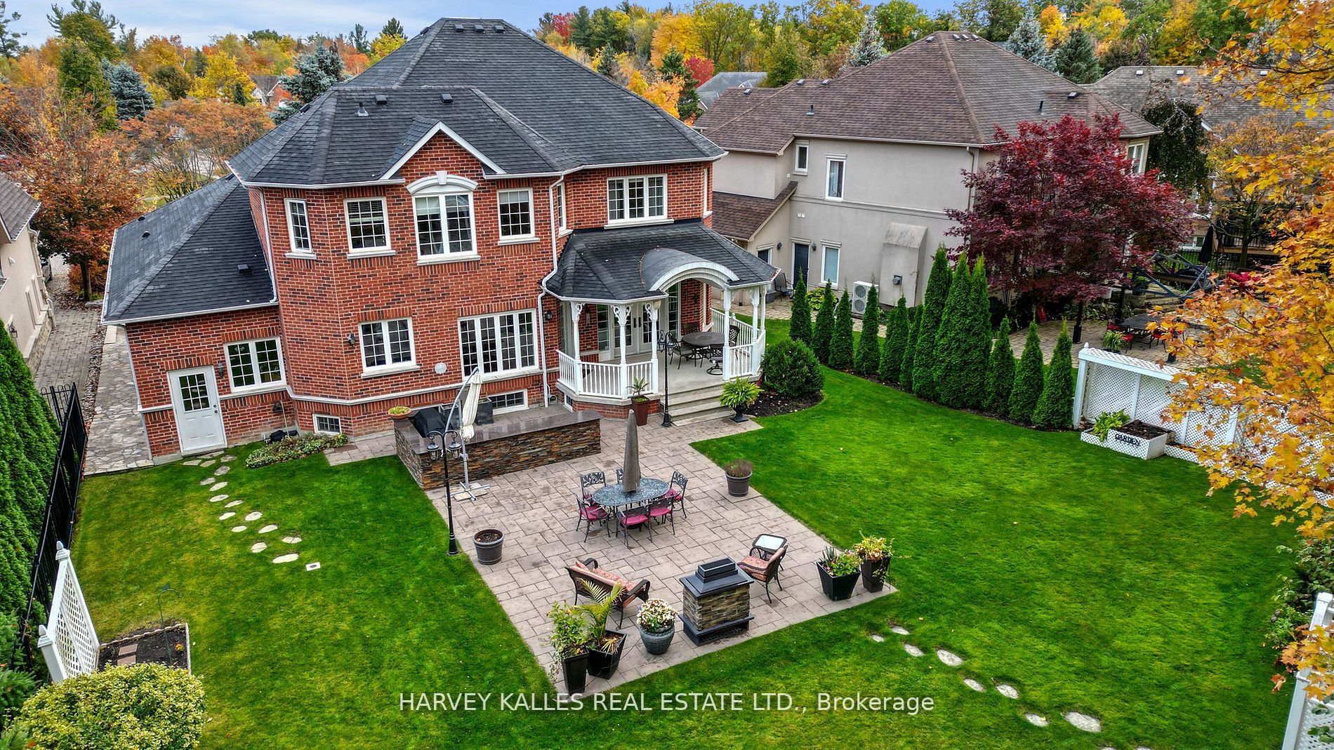 82 English Daisy Crt
