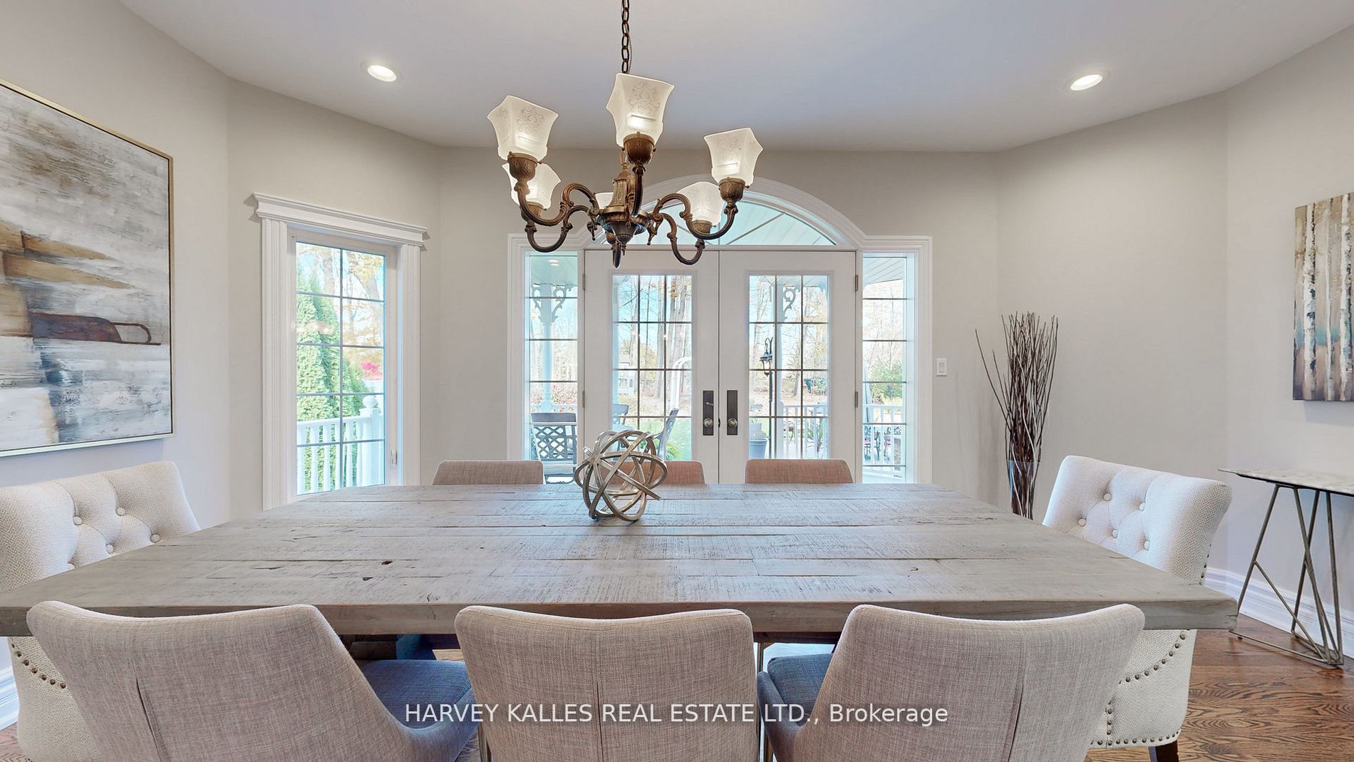 82 English Daisy Crt