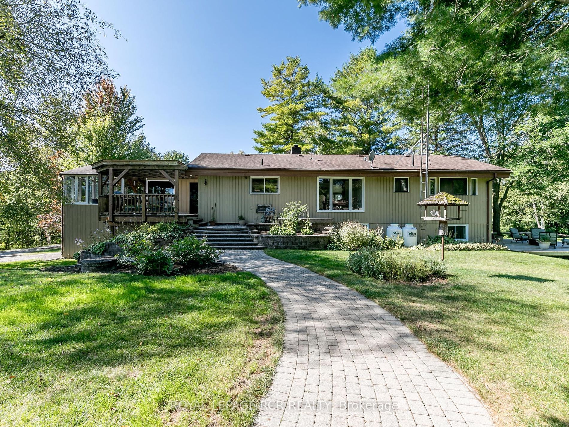 8689 Concession 5 Rd