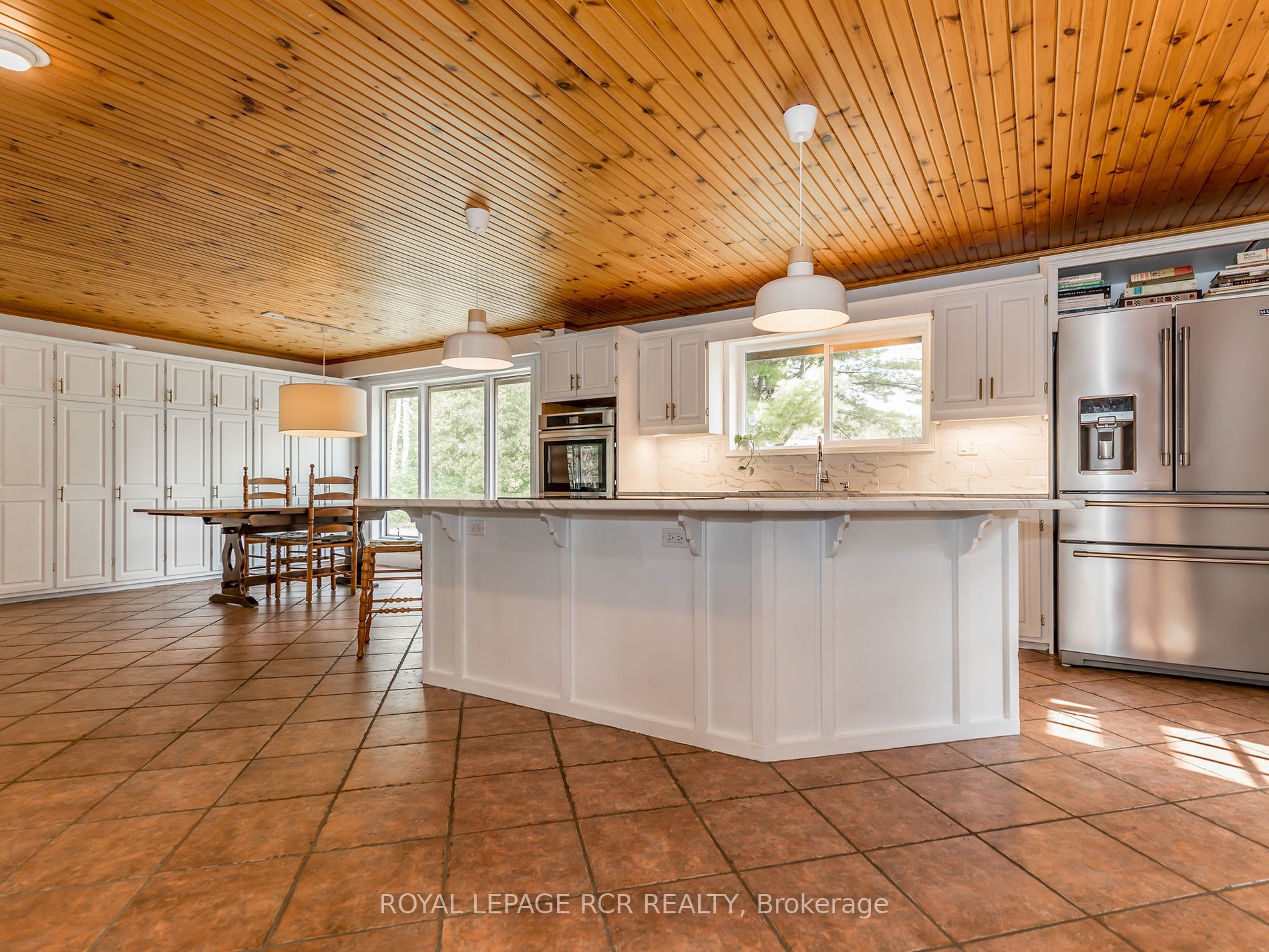 8689 Concession 5 Rd