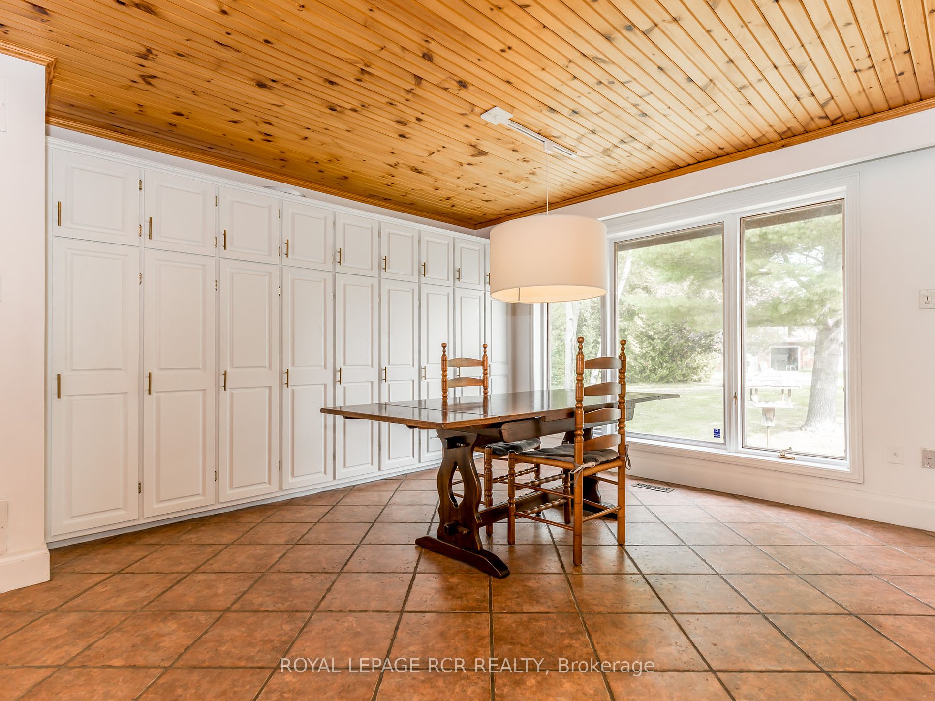 8689 Concession 5 Rd