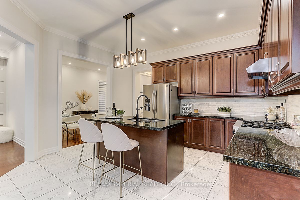 611 Pleasant Ridge Ave