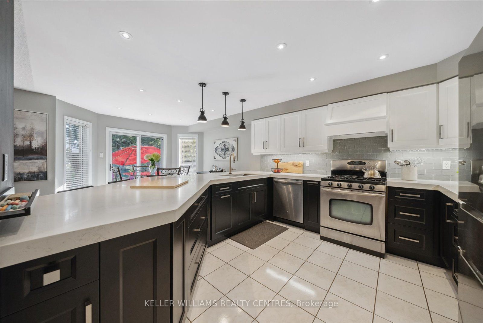 126 Hollybush Dr