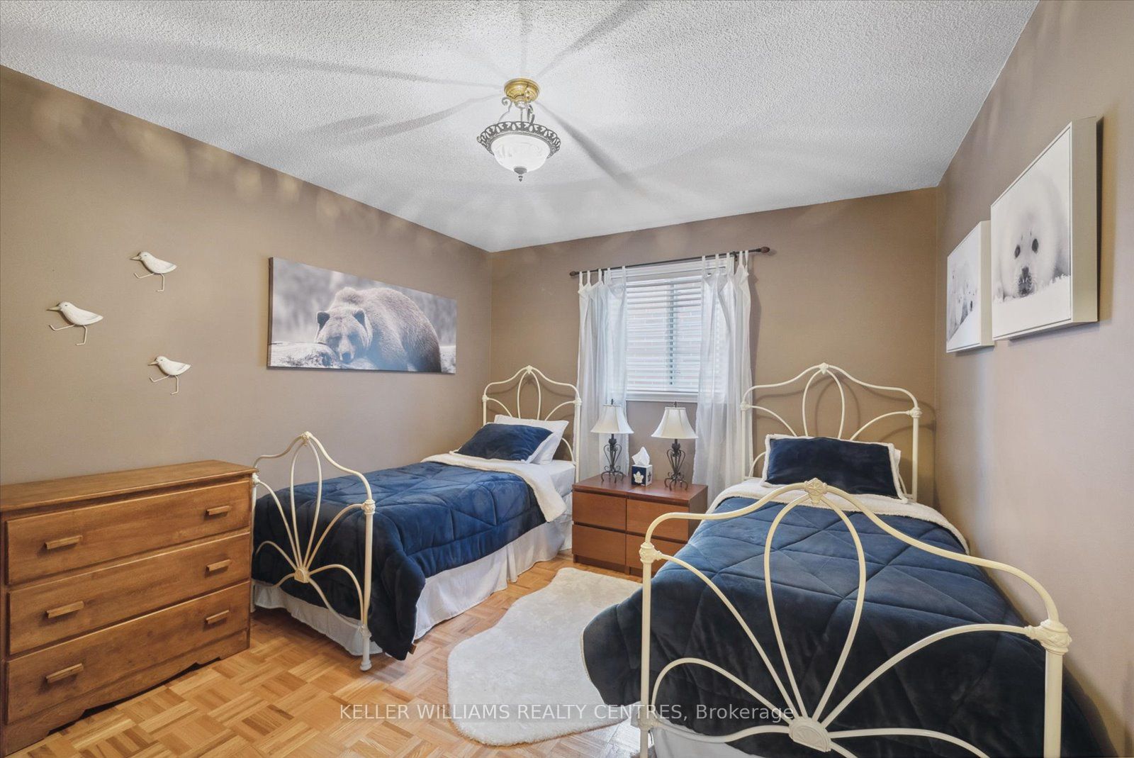 126 Hollybush Dr