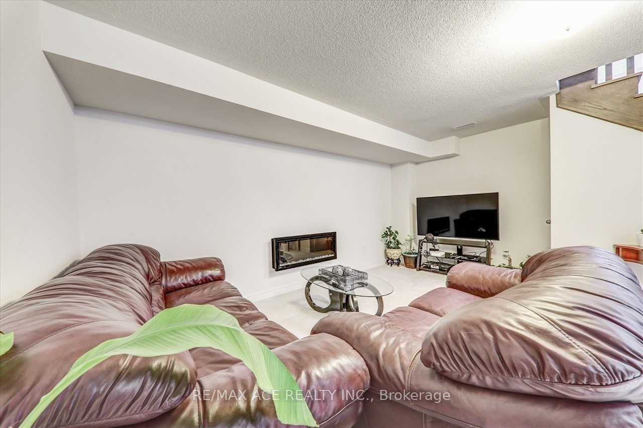 99 Wesmina Ave