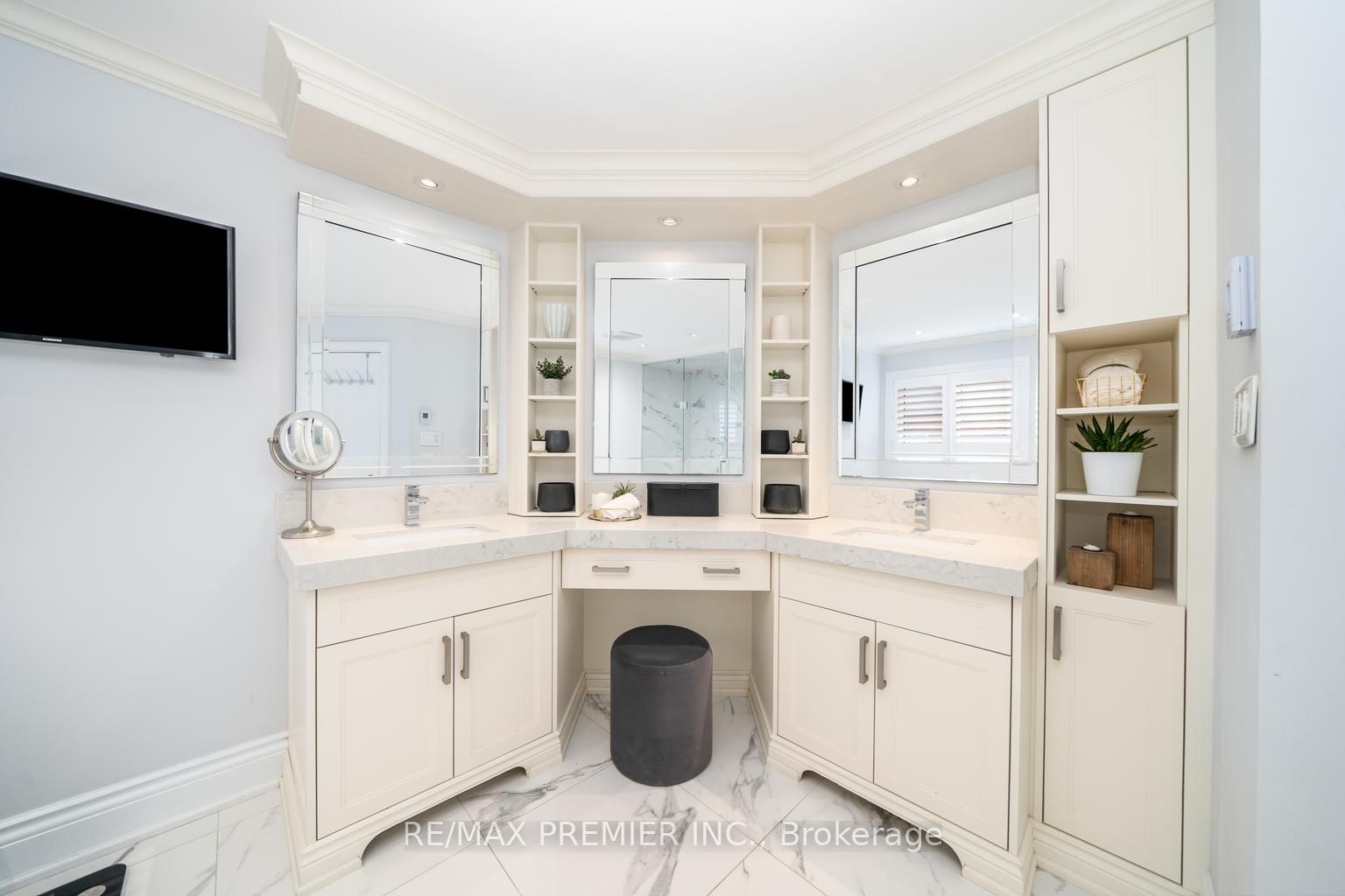 66 Benville Cres