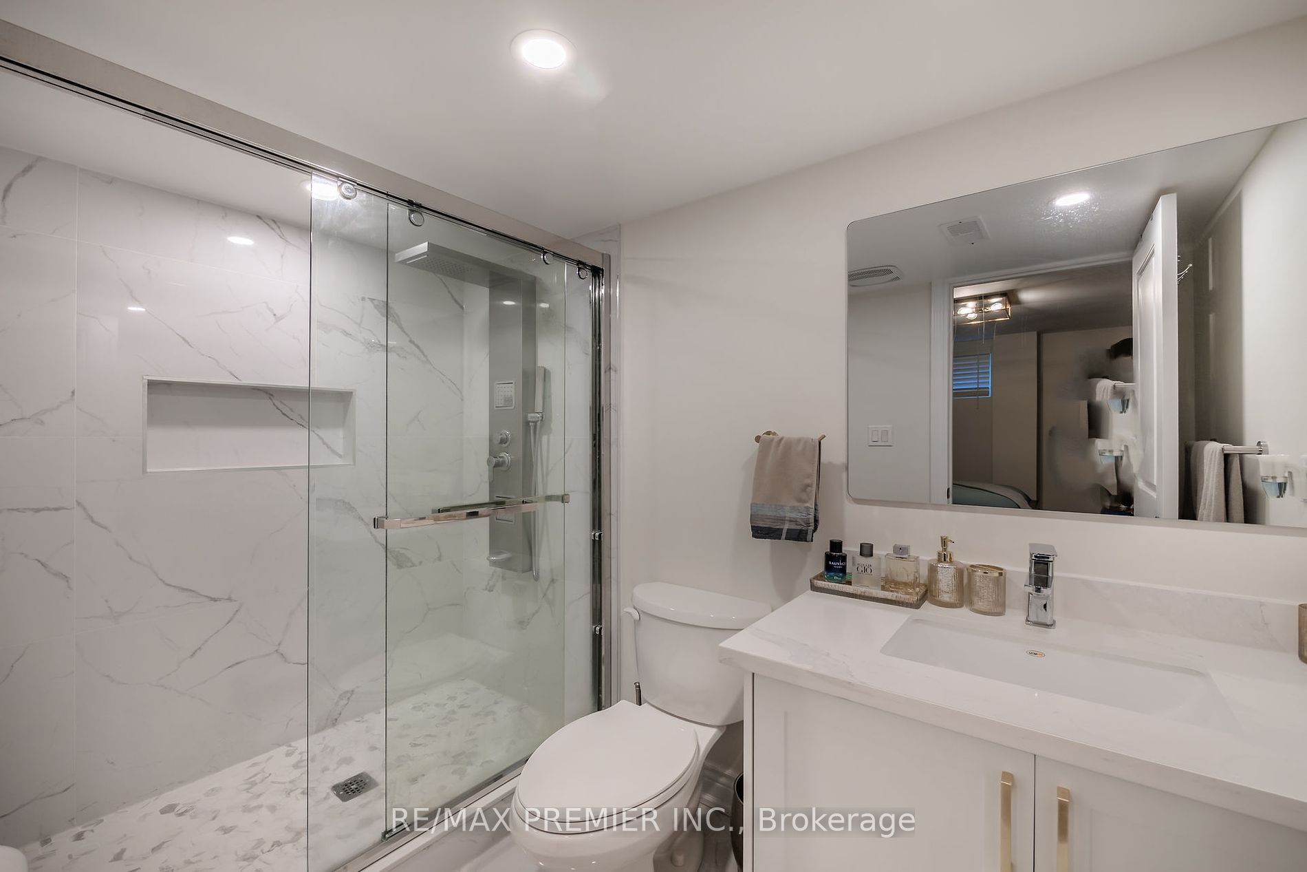 23 Grace Lake Crt