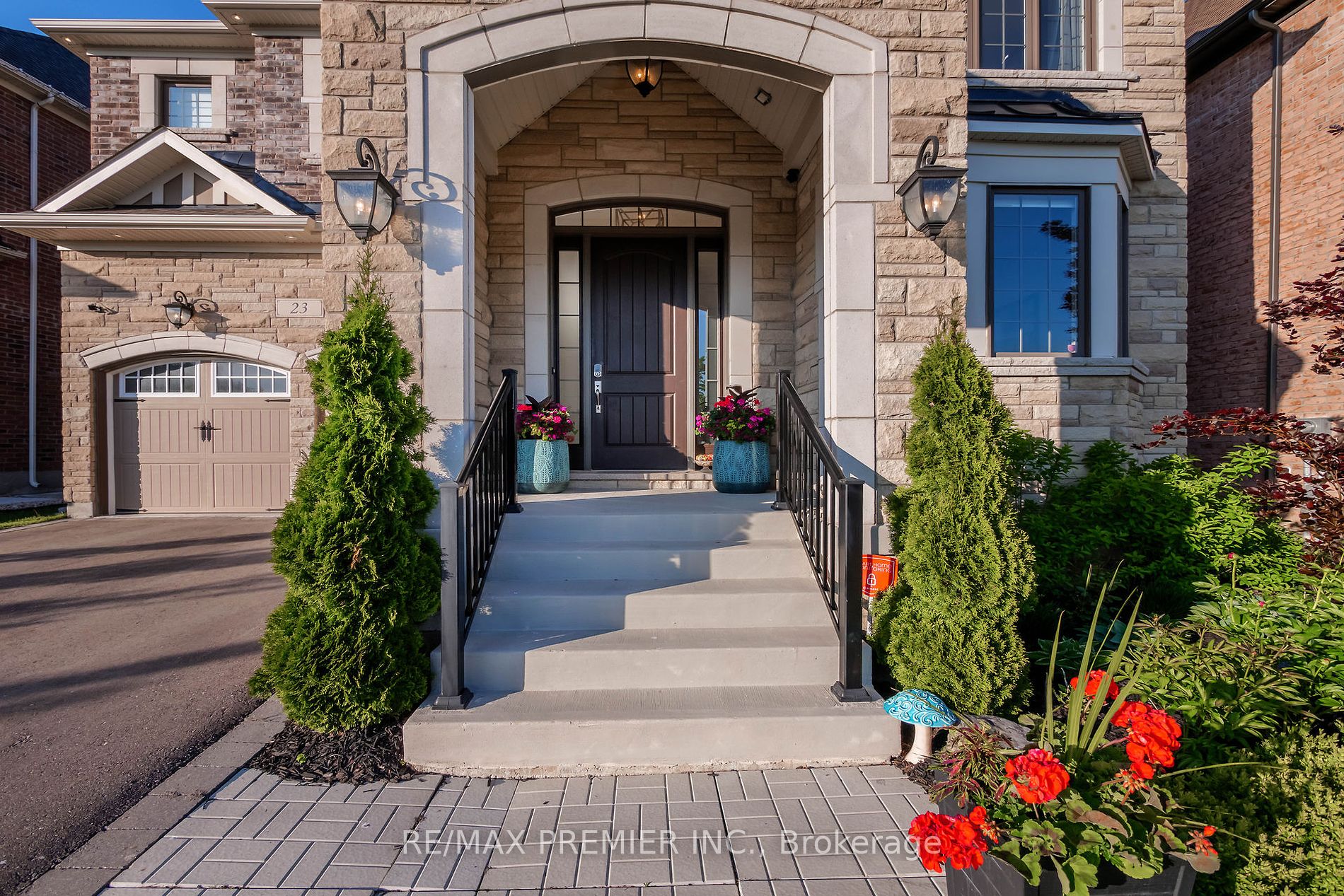 23 Grace Lake Crt