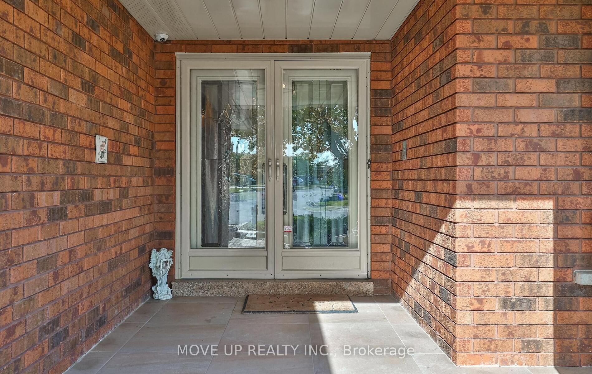 282 Torii St
