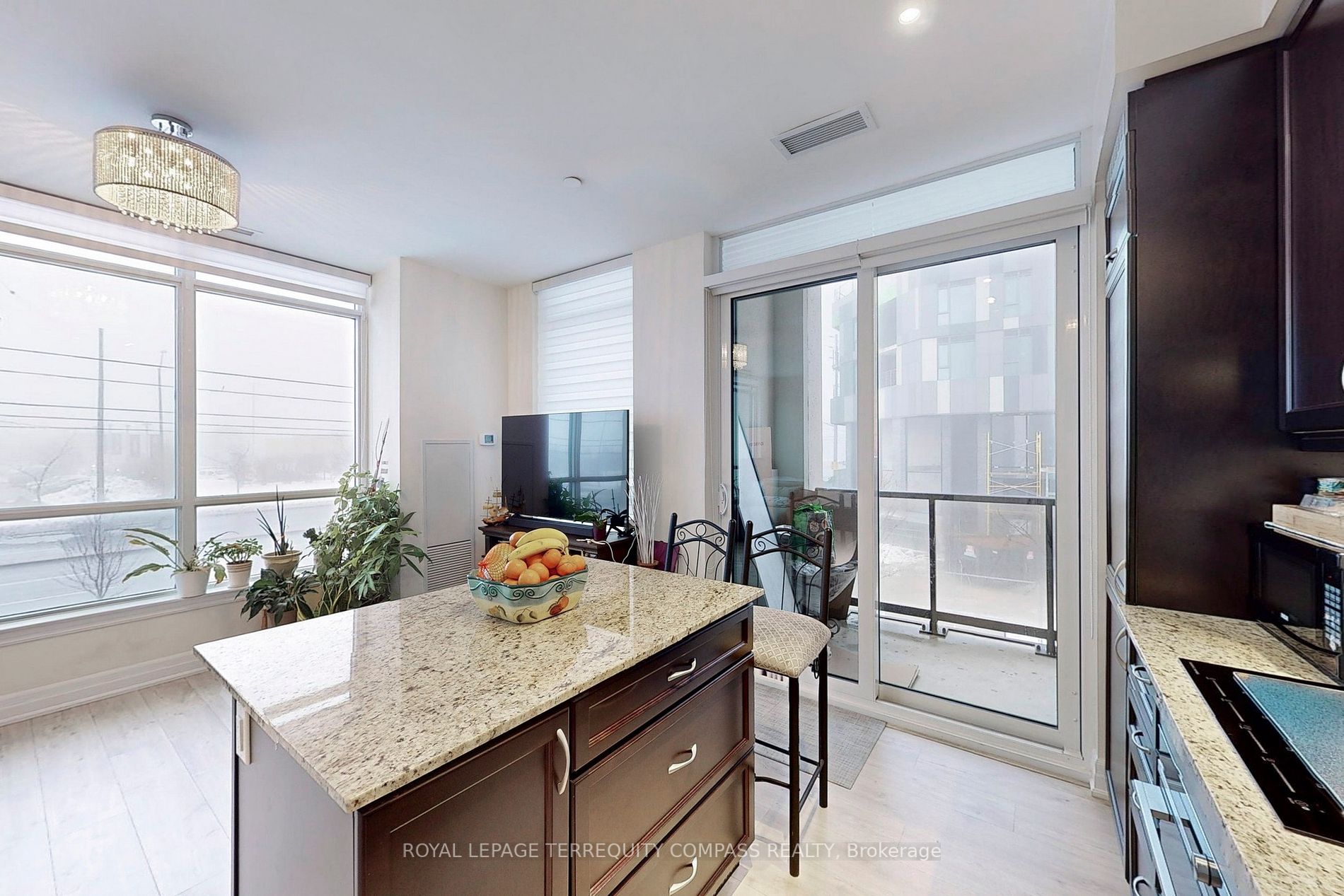 9085 Jane Street, #216