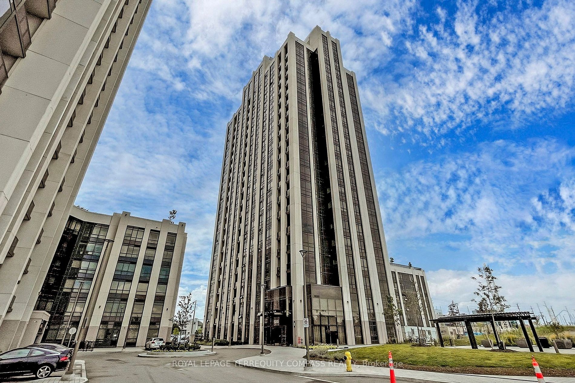 9085 Jane Street, #216