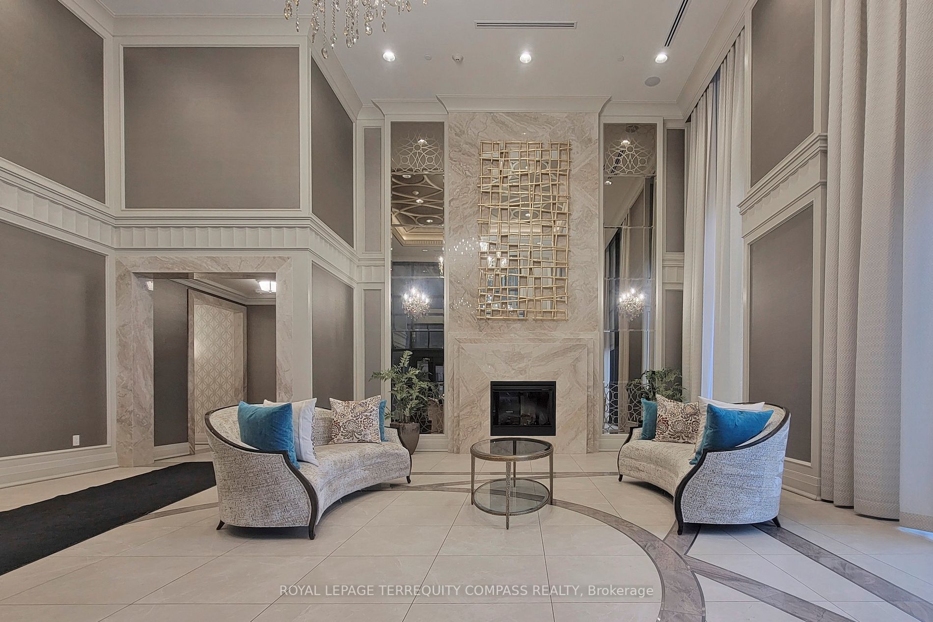 9085 Jane Street, #216