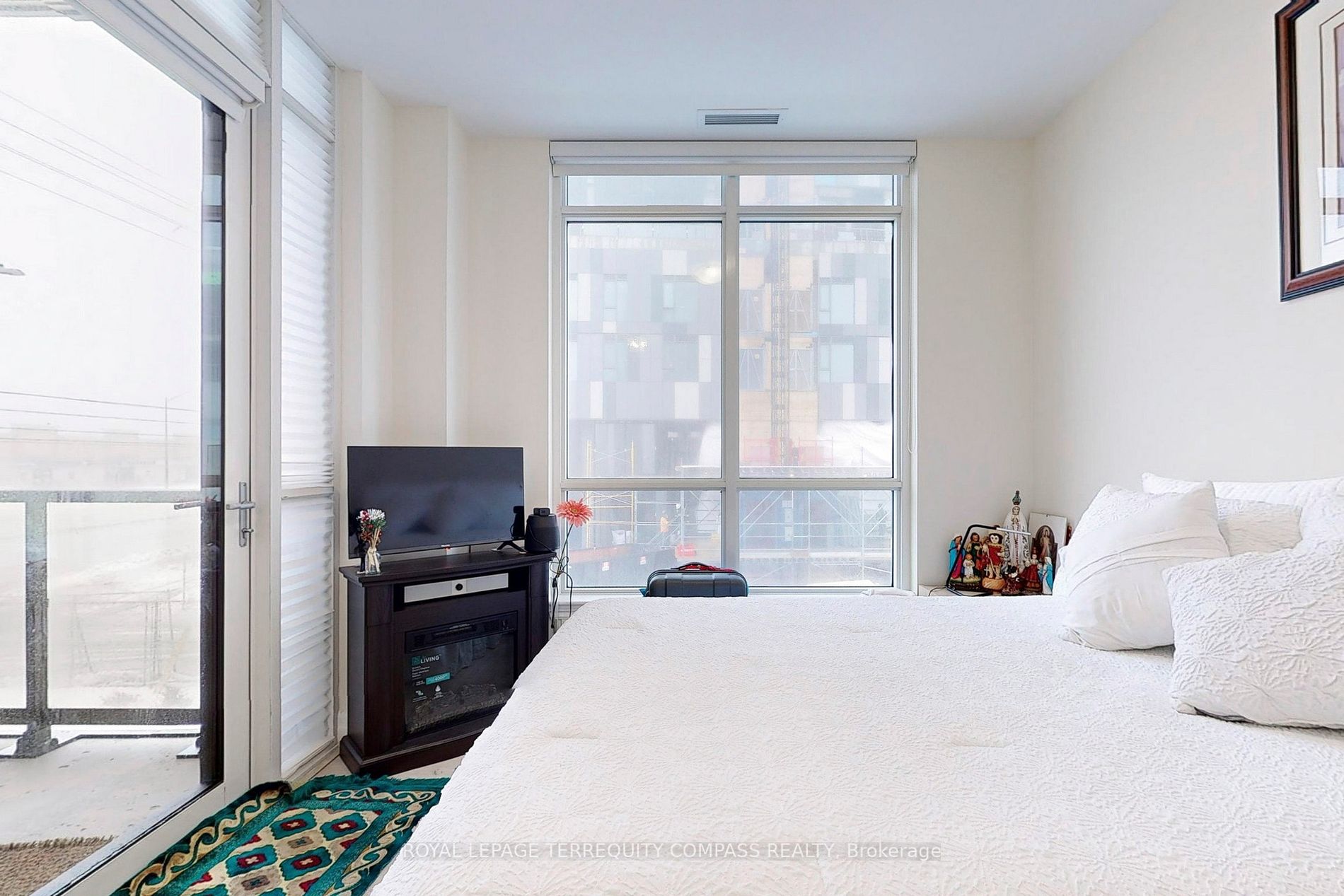9085 Jane Street, #216