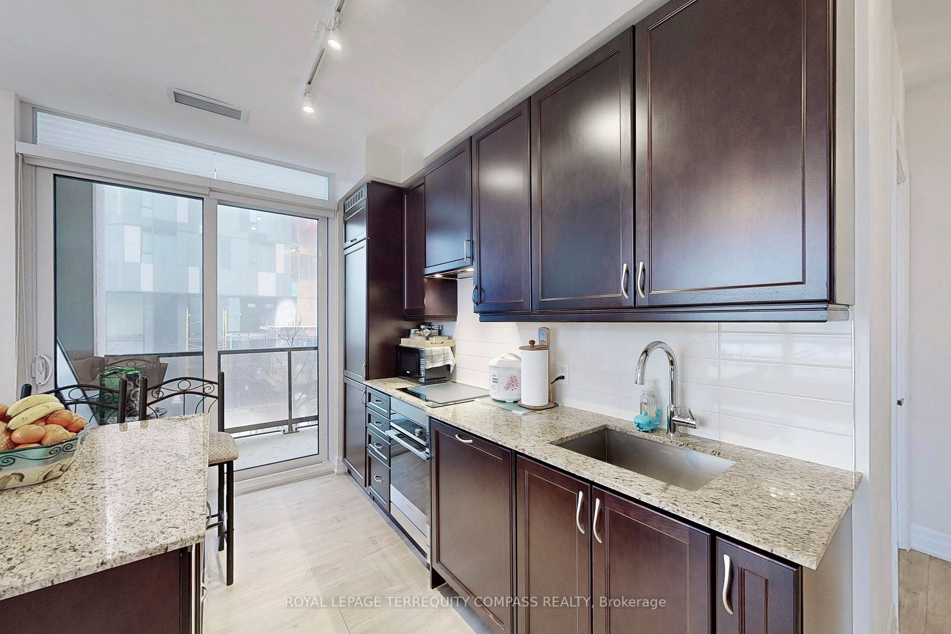 9085 Jane Street, #216