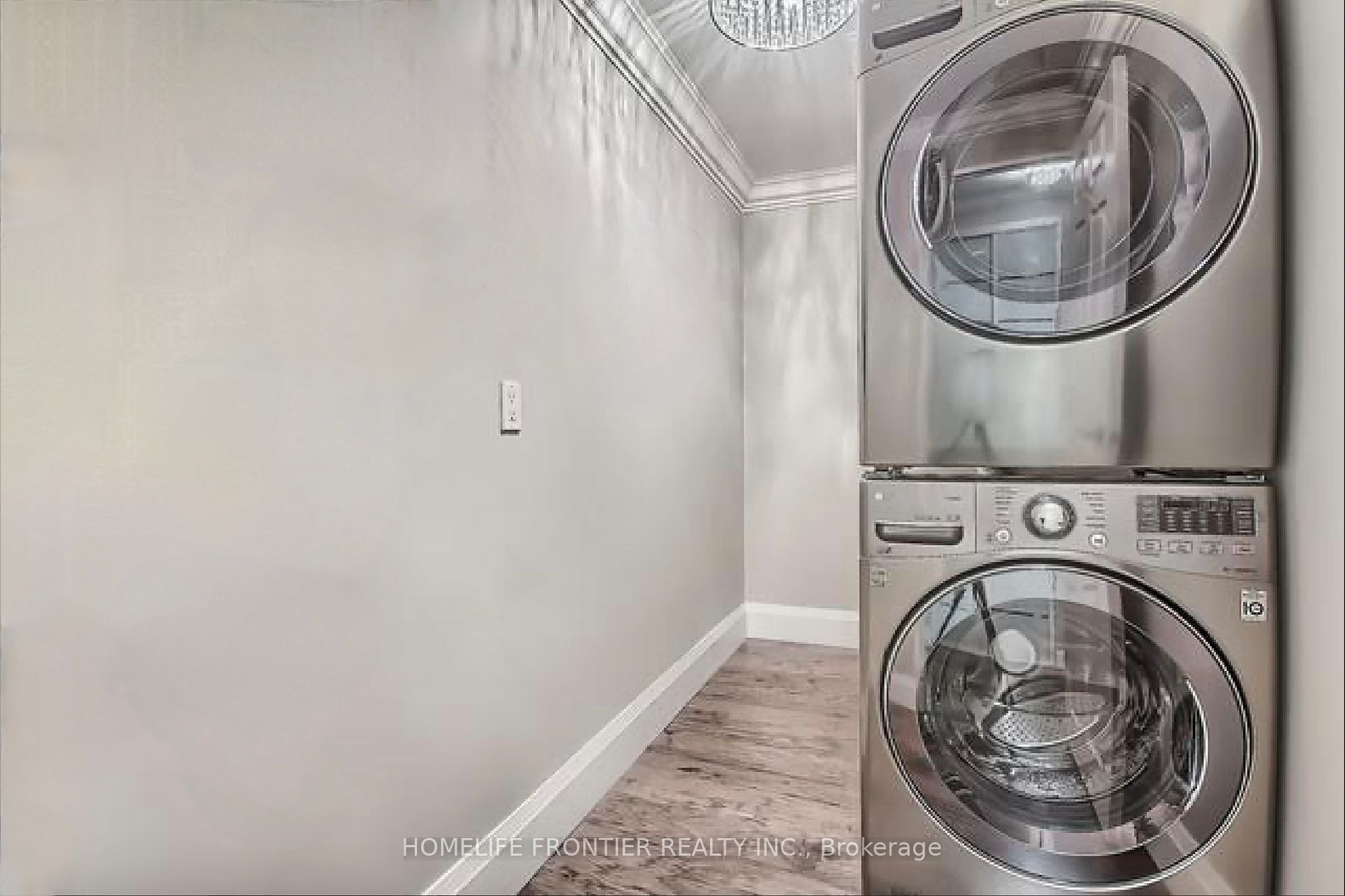 20 Harding Boulevard W, #110