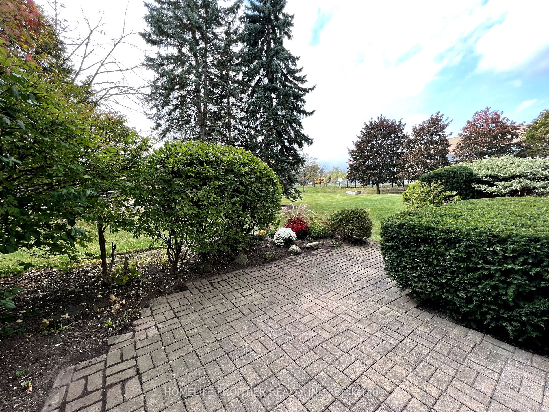 20 Harding Boulevard W, #110