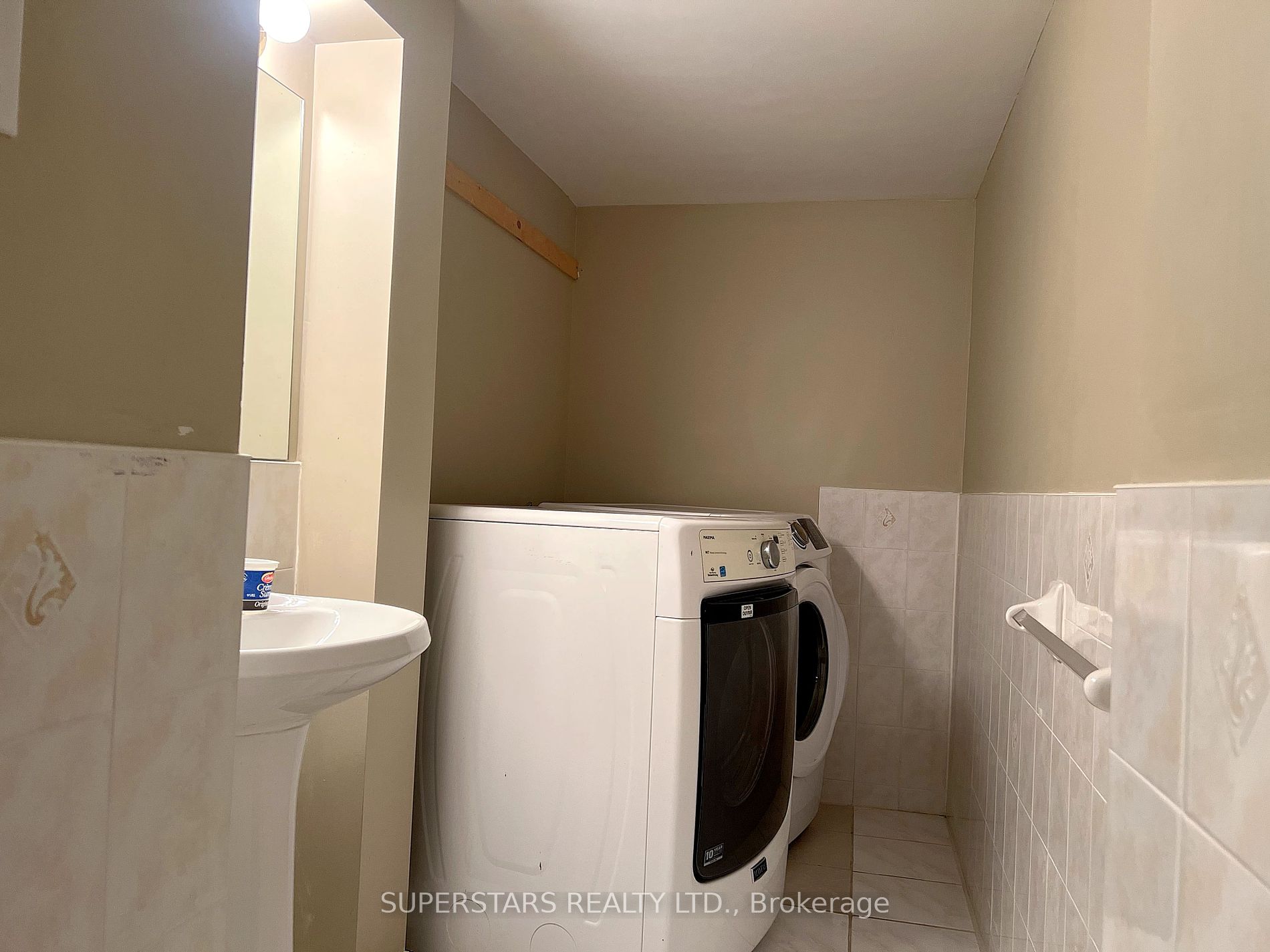28 Quantum Street #Bsmt