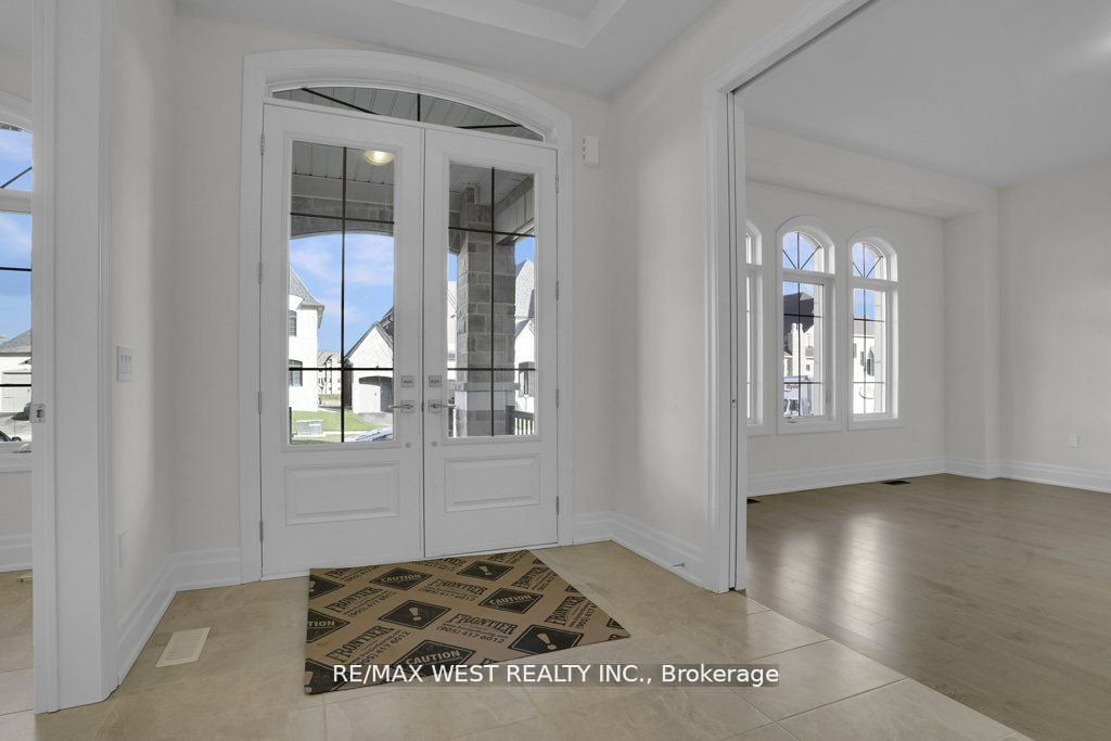 46 Enclave Crt