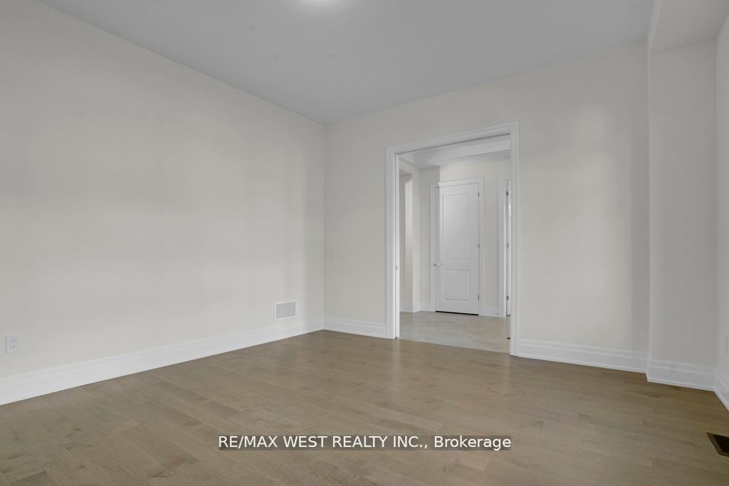 46 Enclave Crt