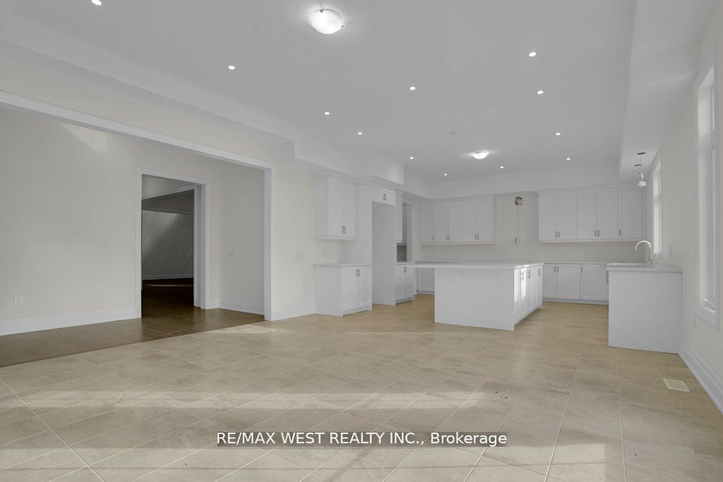 46 Enclave Crt