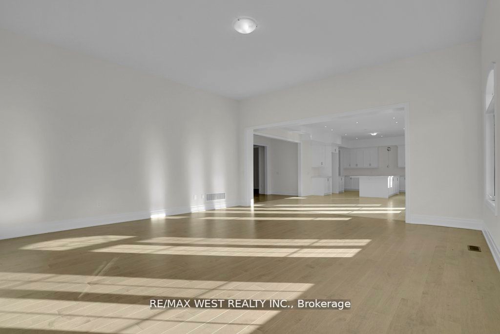 46 Enclave Crt