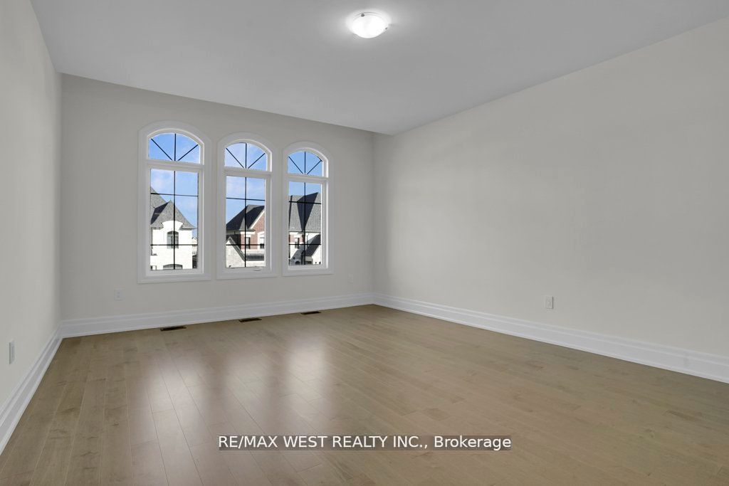 46 Enclave Crt