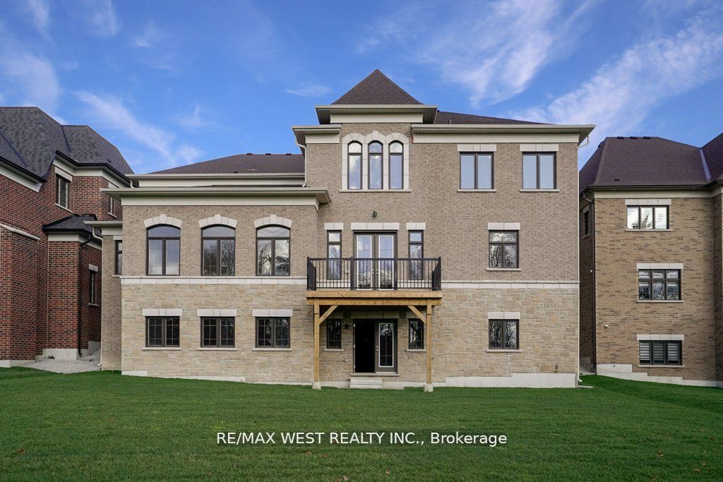 46 Enclave Crt