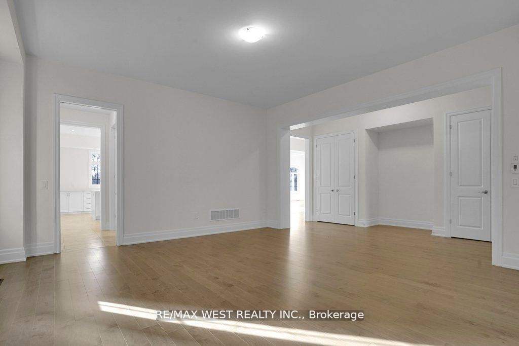 46 Enclave Crt