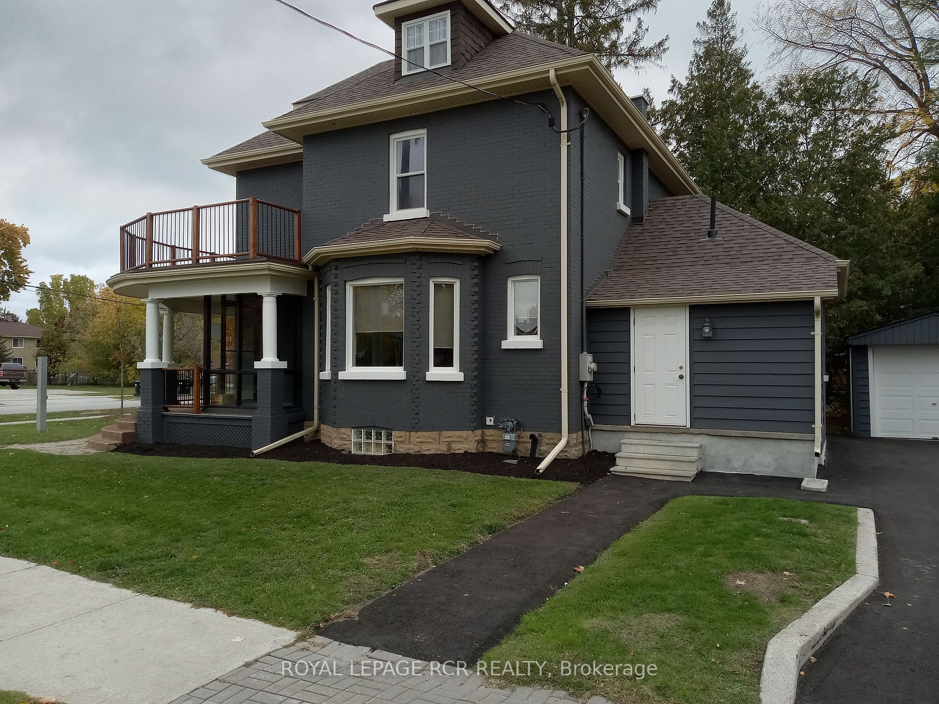 97 Victoria St E