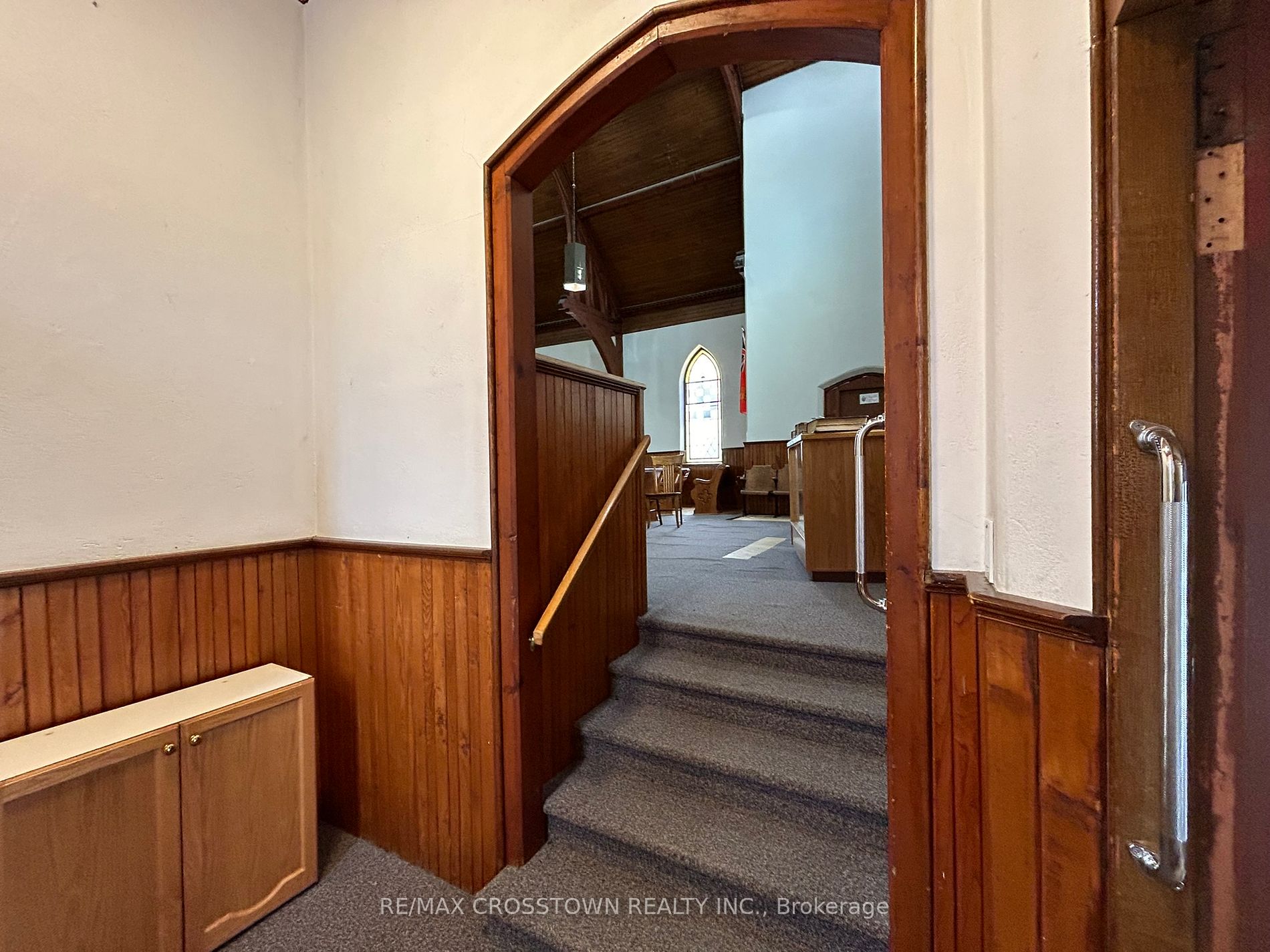 7 Robert St