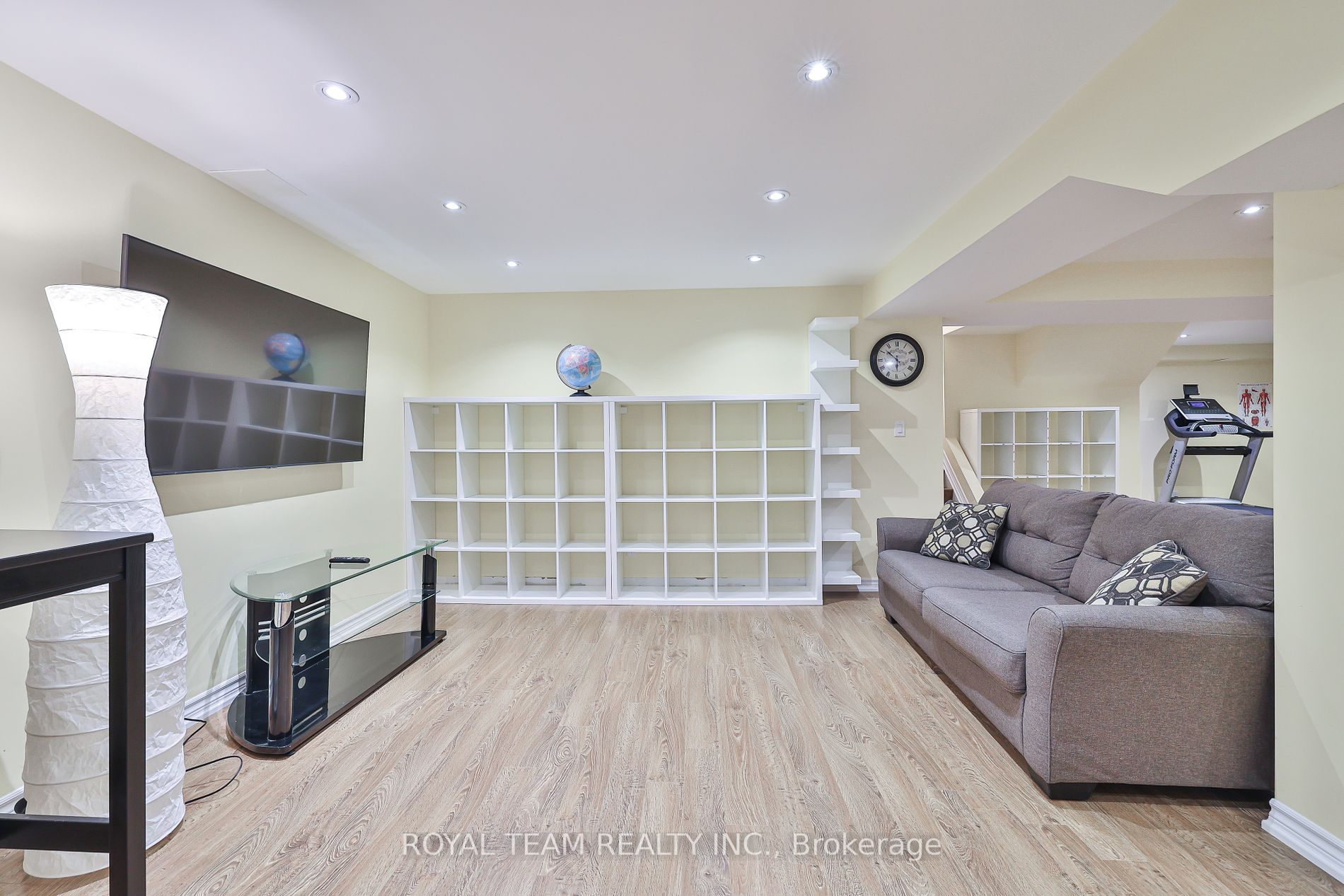 2 Gleave Court