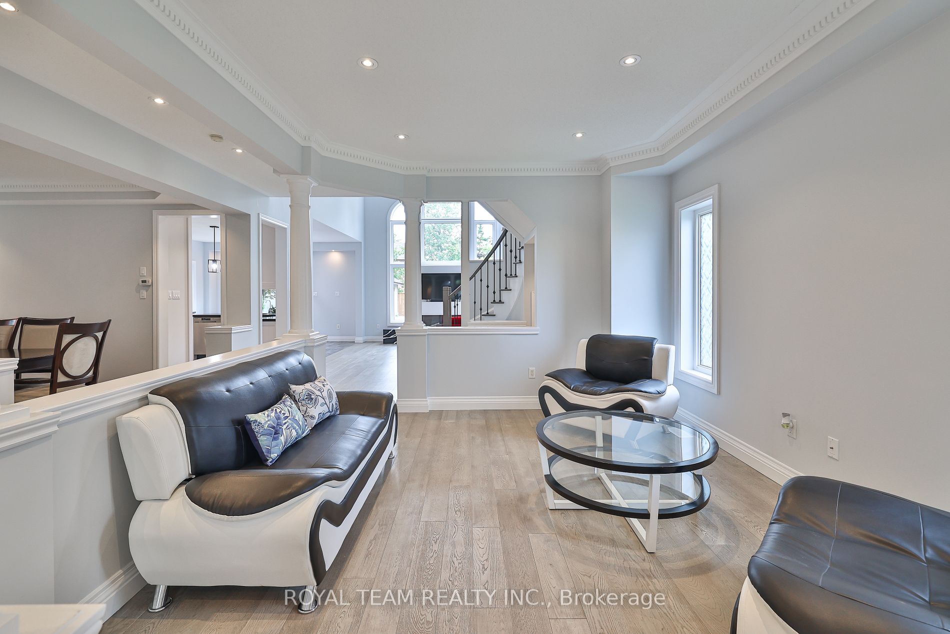 2 Gleave Court