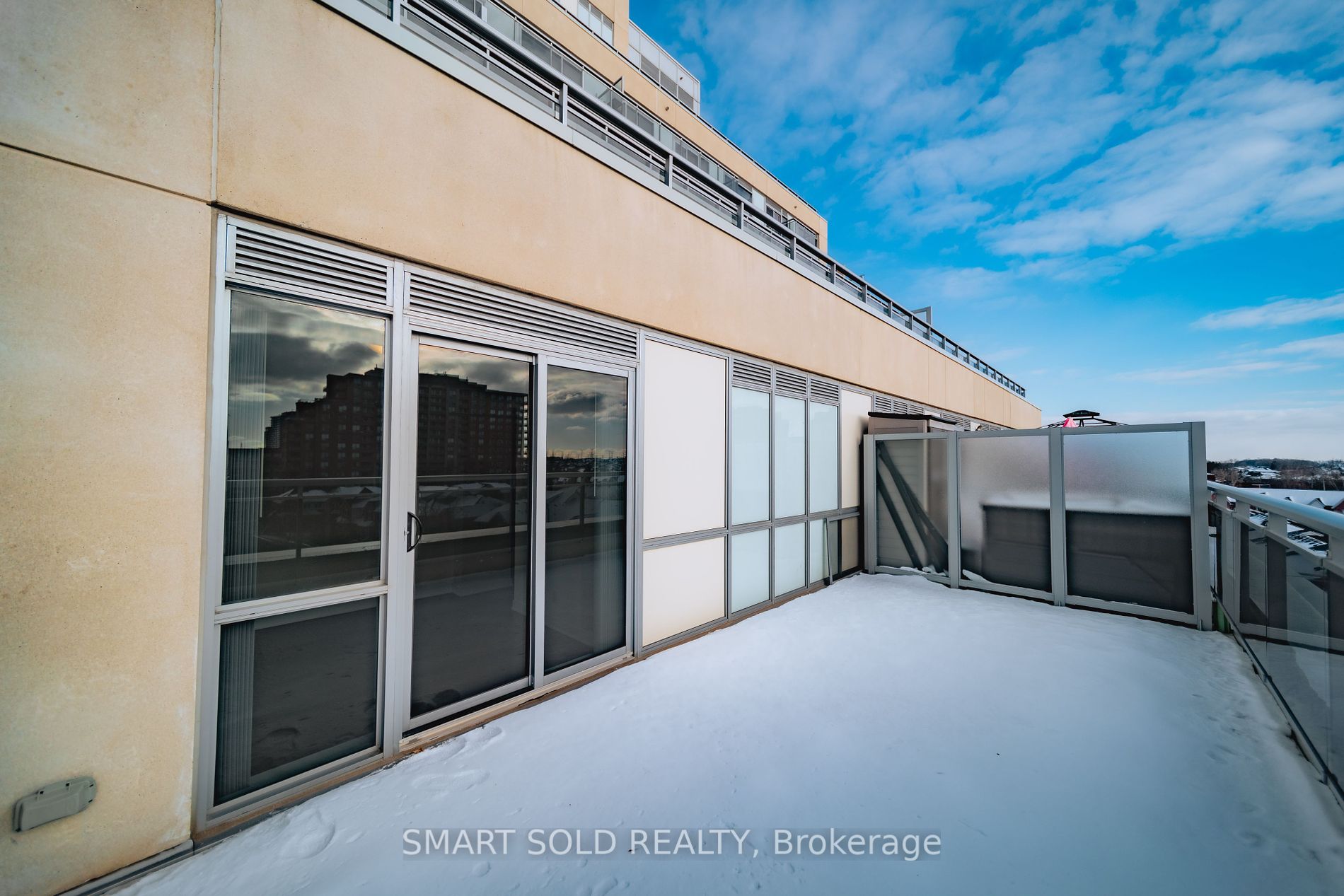 9199 Yonge St, #517