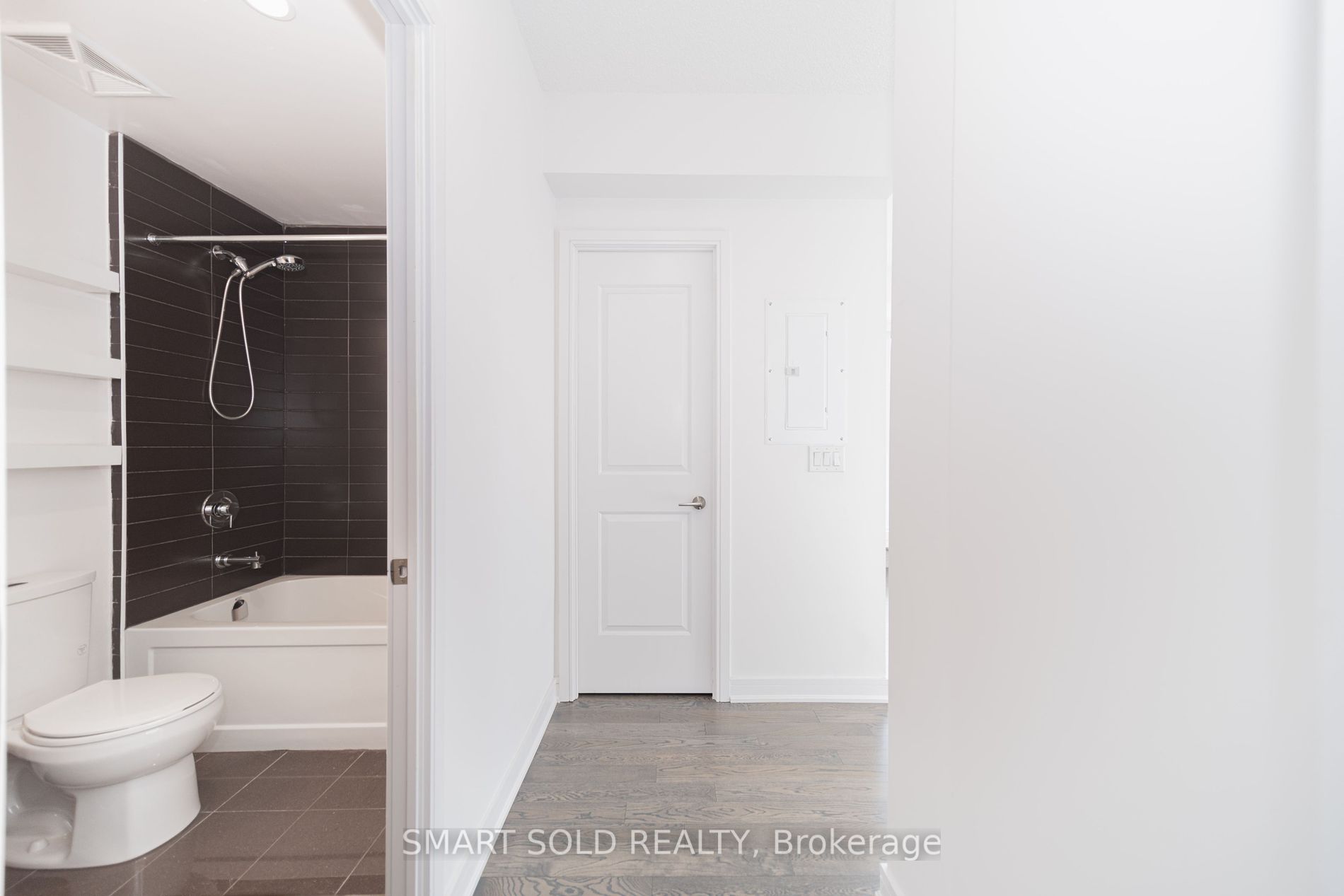 9199 Yonge St, #517