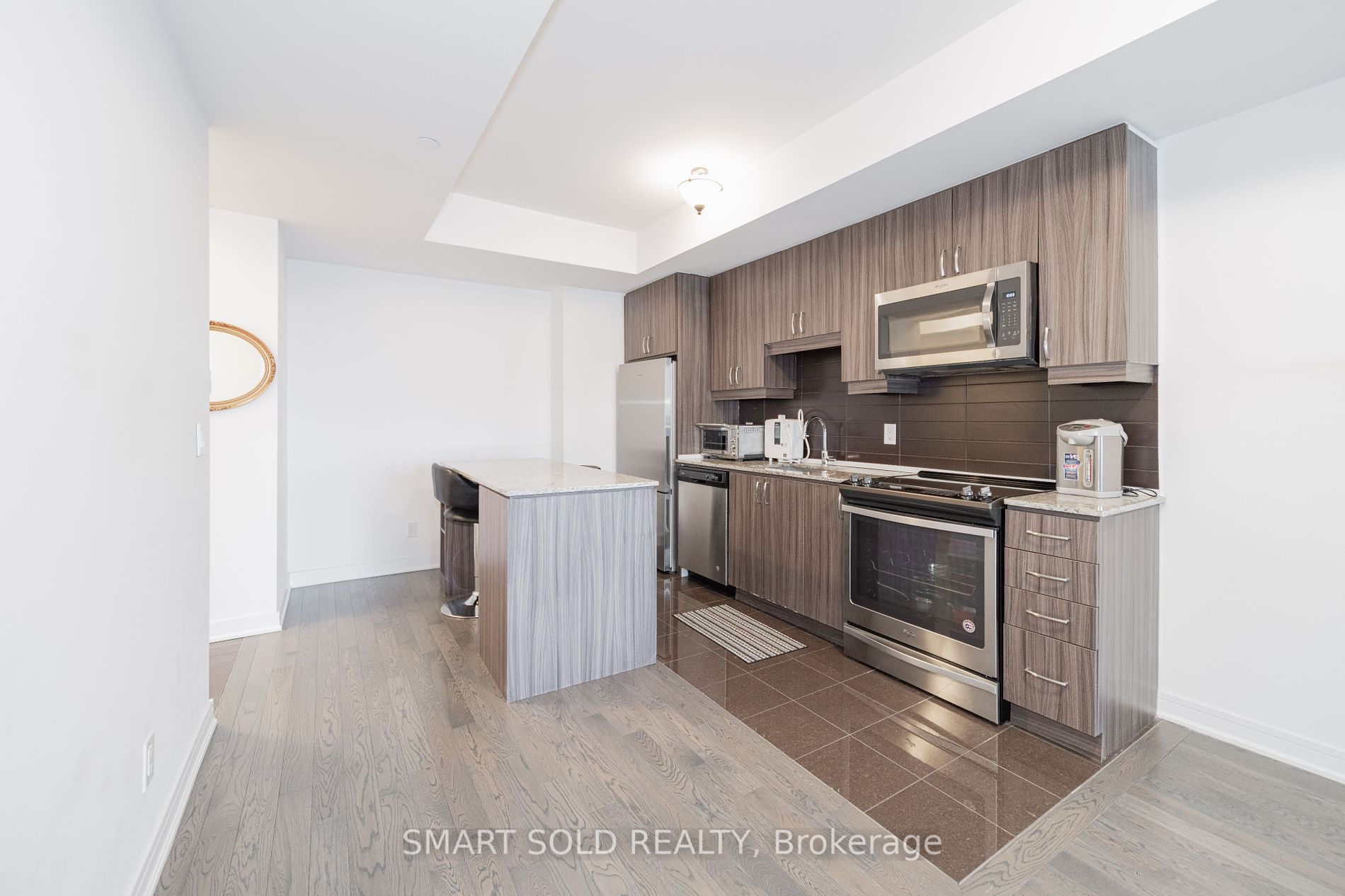 9199 Yonge St, #517