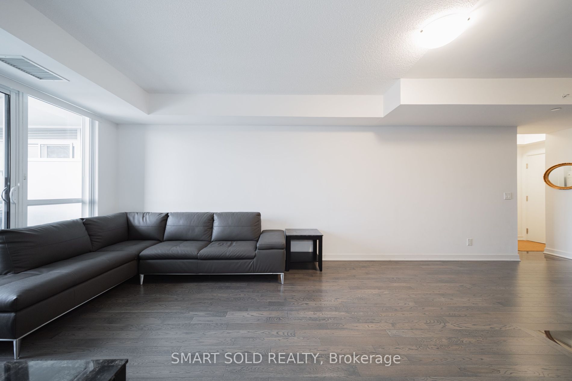 9199 Yonge St, #517
