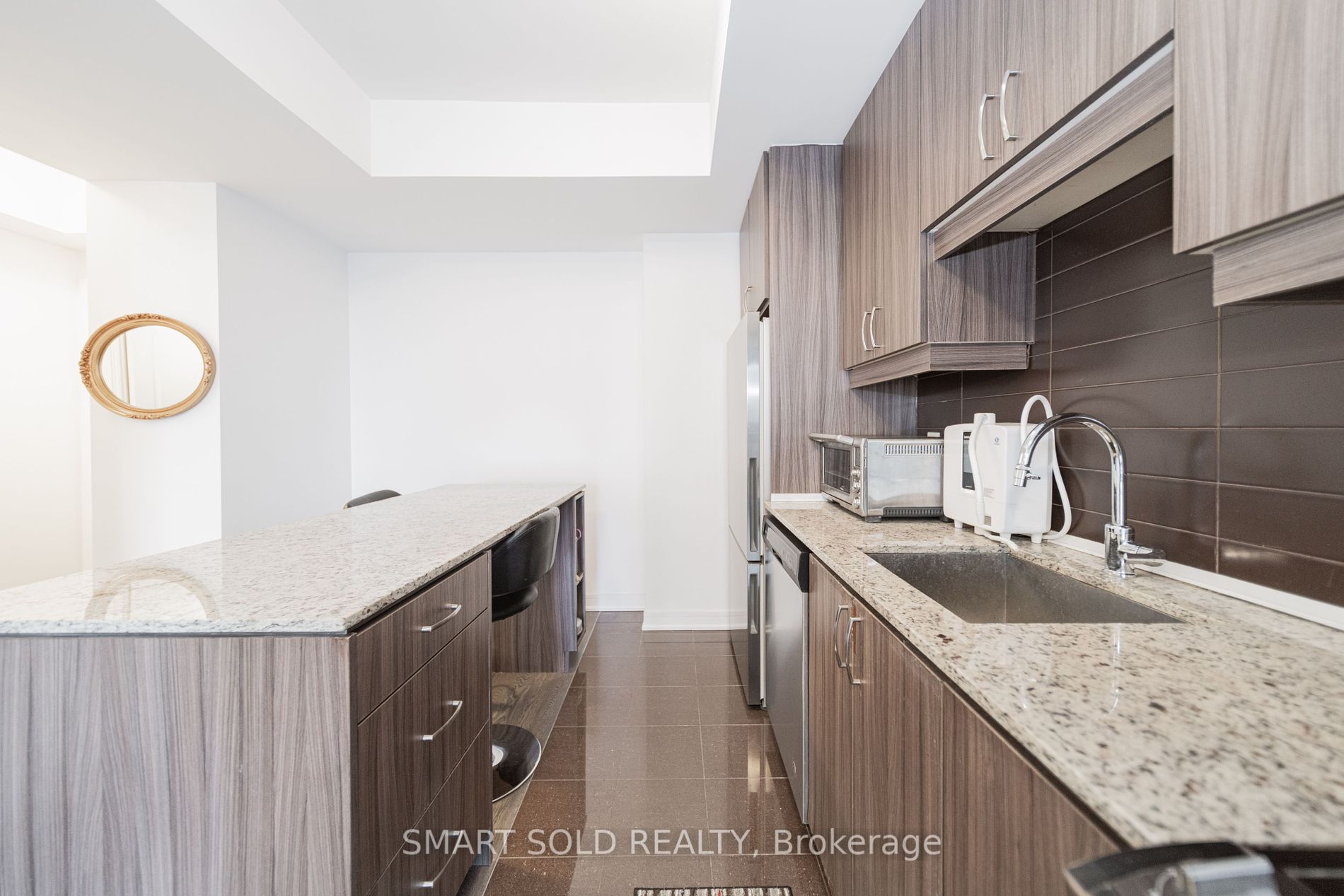 9199 Yonge St, #517