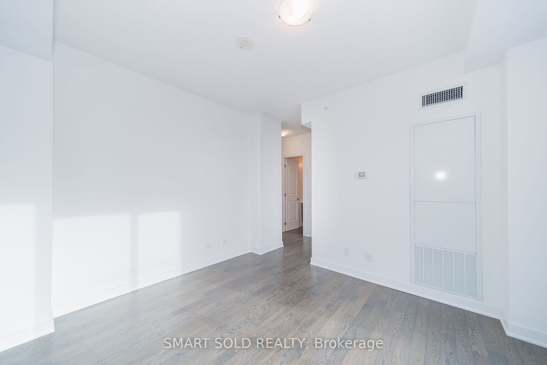 9199 Yonge St, #517