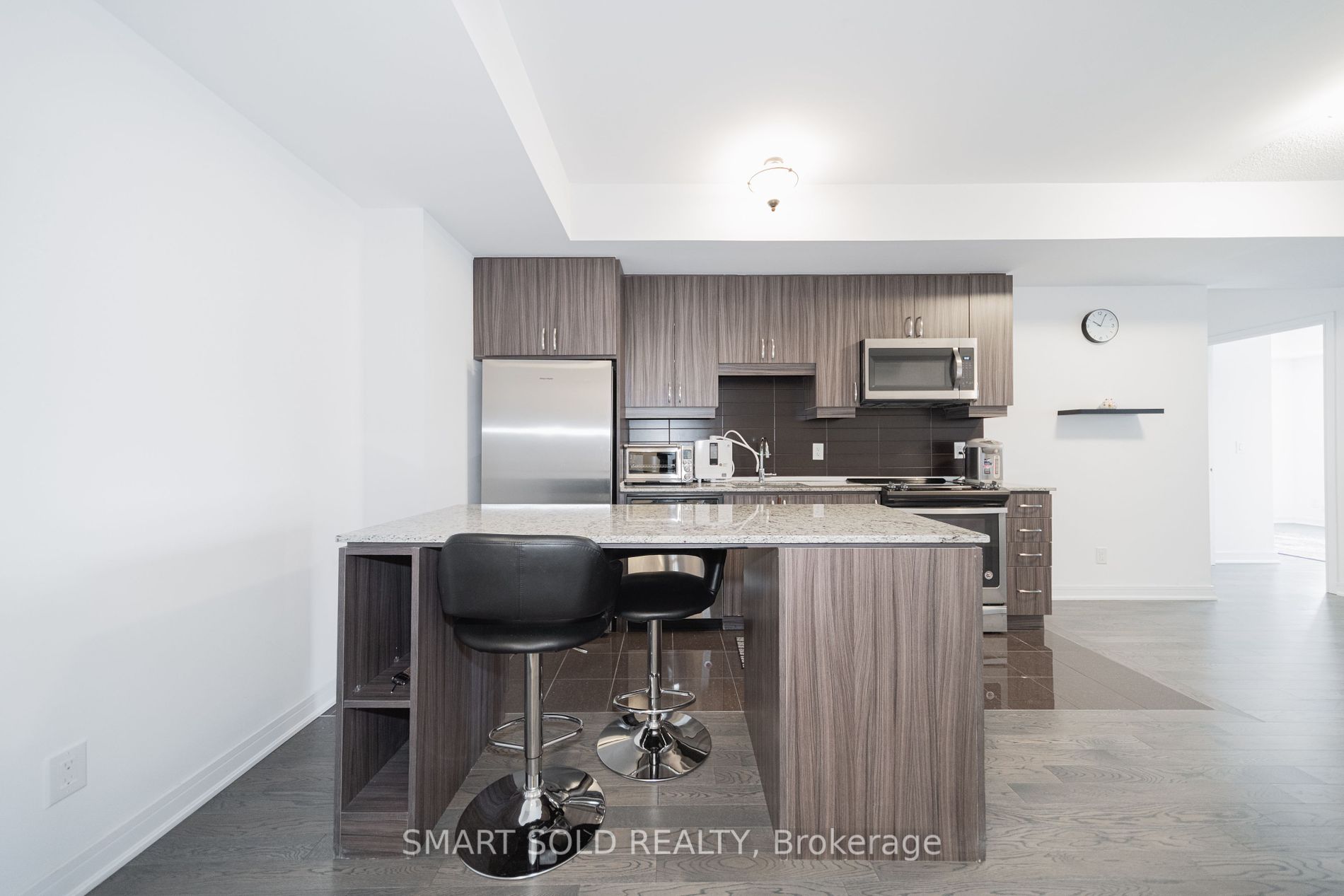 9199 Yonge St, #517