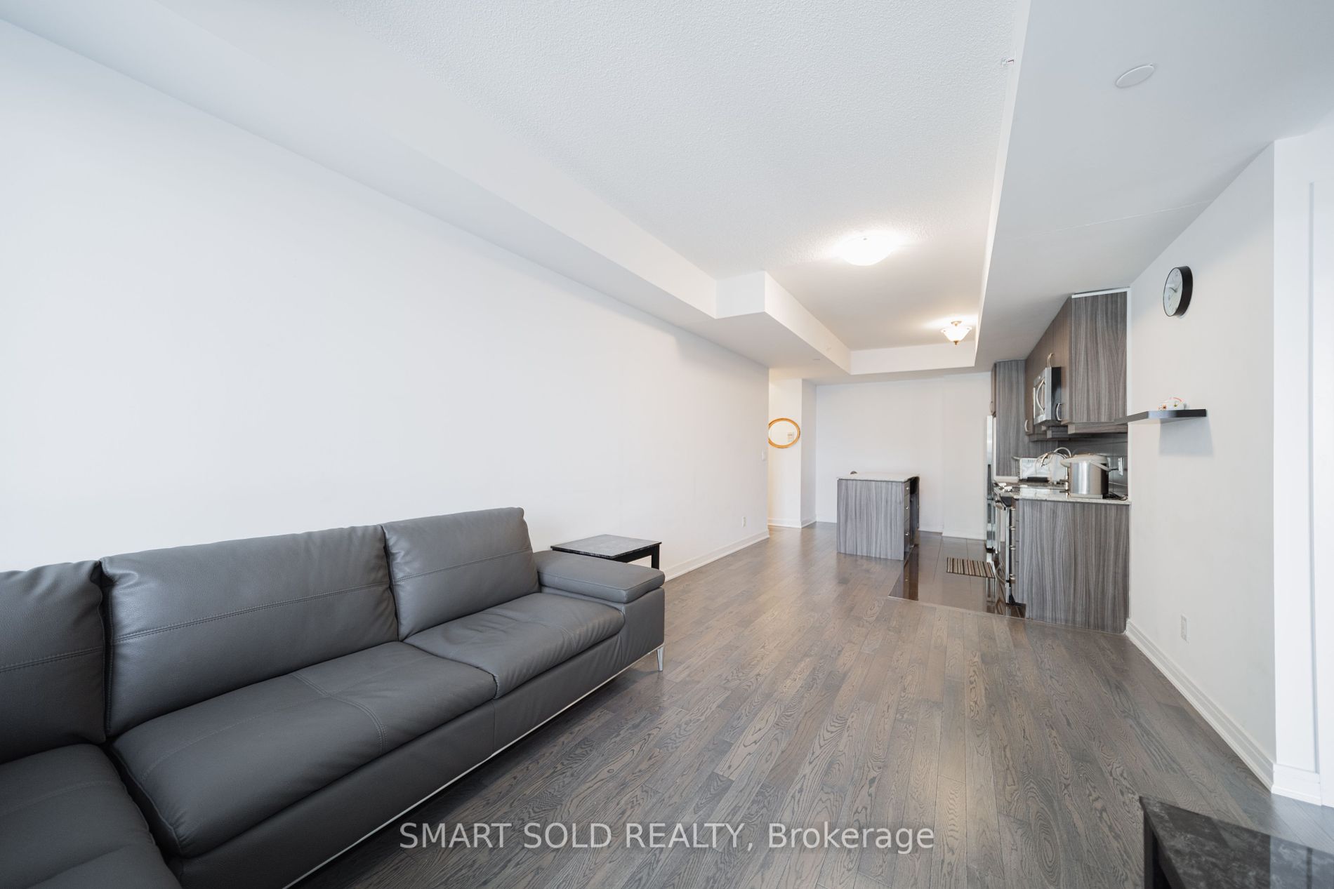 9199 Yonge St, #517