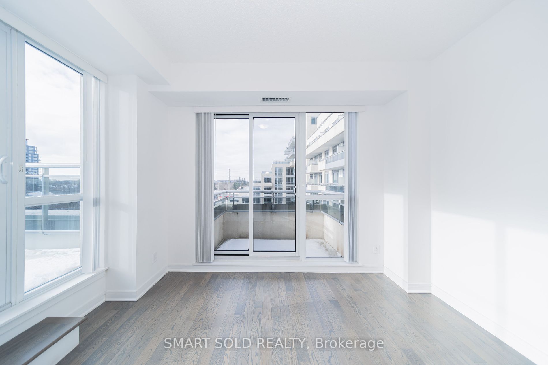 9199 Yonge St, #517